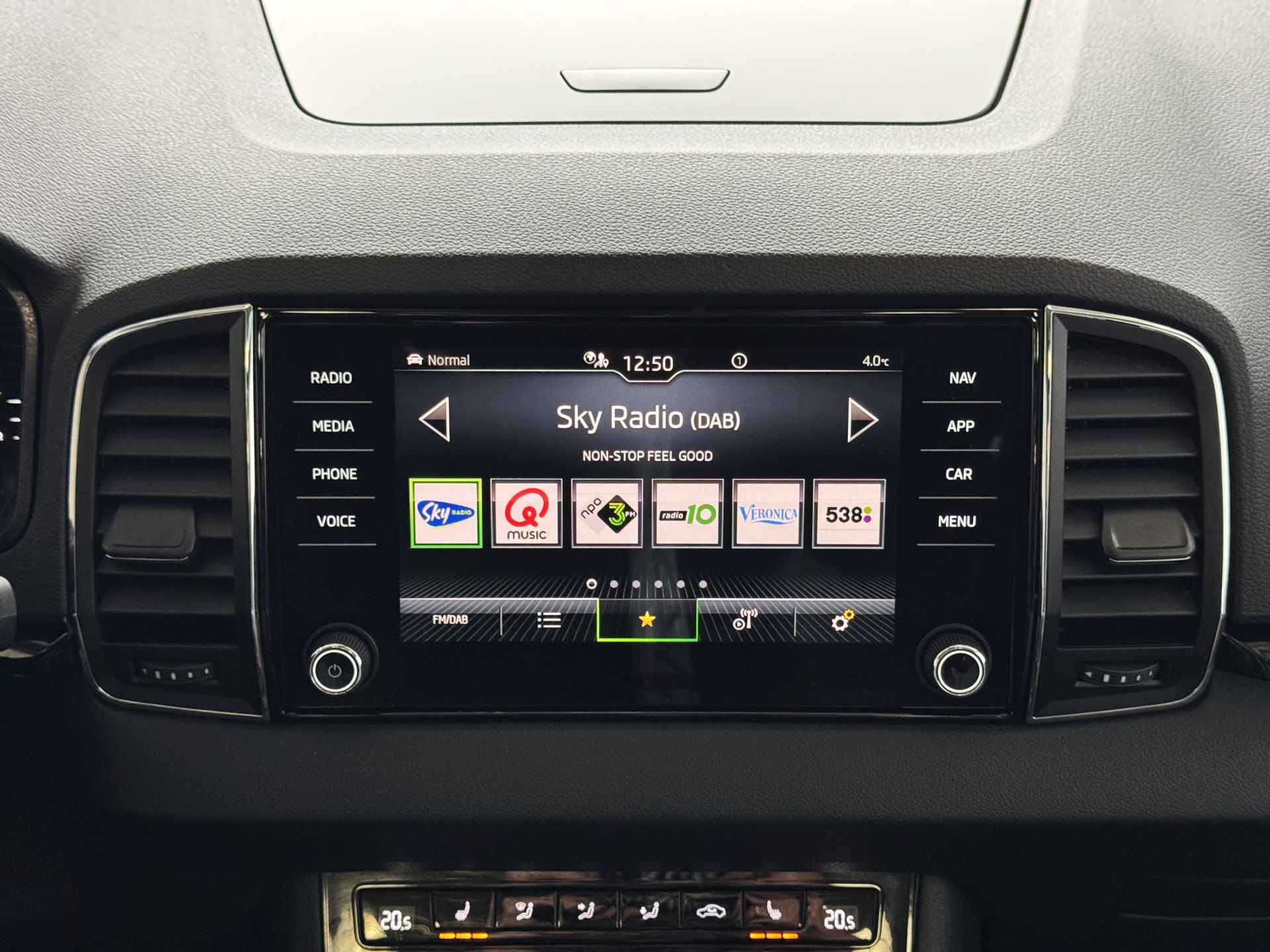 Škoda Karoq 1.5 TSI 150PK CARPLAY NAVI VIR.COCKPIT STOEL/STUUR VERW. ADAP.CRUISE 2024 - 22/81