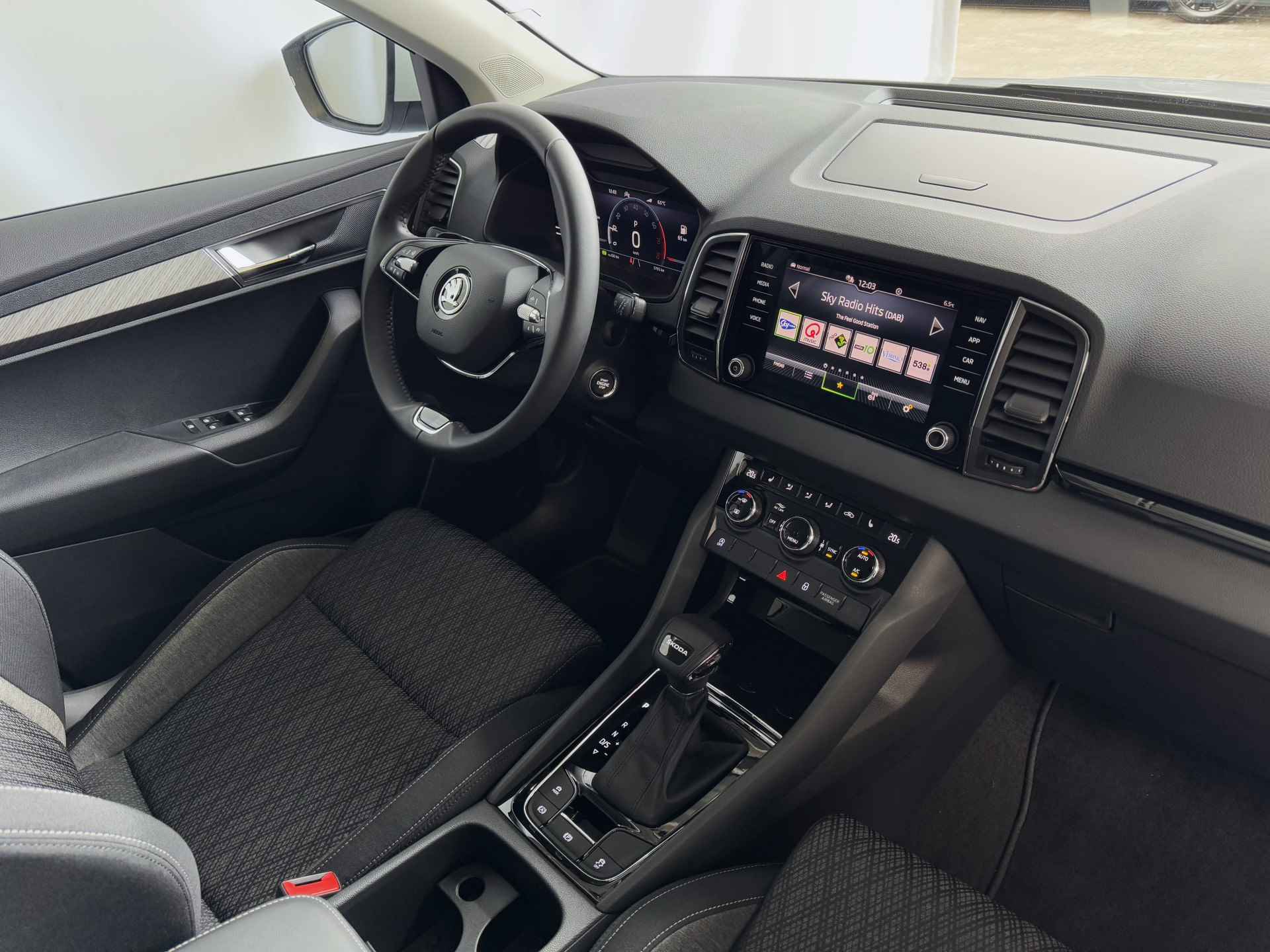 Škoda Karoq 1.5 TSI 150PK CARPLAY NAVI VIR.COCKPIT STOEL/STUUR VERW. ADAP.CRUISE 2024 - 27/81