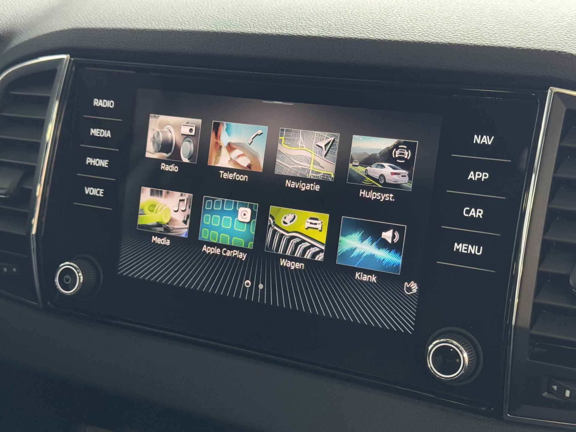 Škoda Karoq 1.5 TSI 150PK CARPLAY NAVI VIR.COCKPIT STOEL/STUUR VERW. ADAP.CRUISE 2024 - 42/81