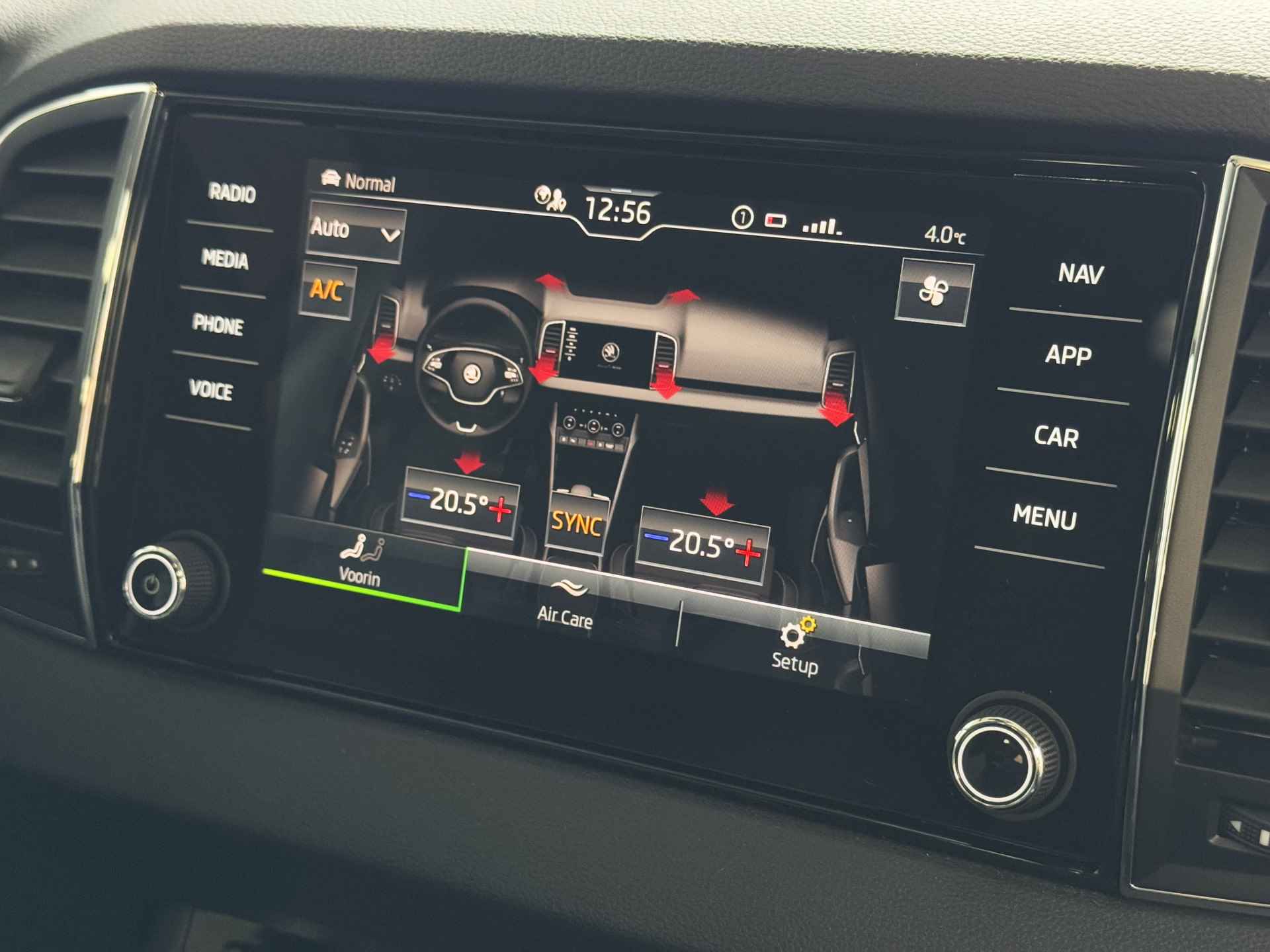 Škoda Karoq 1.5 TSI 150PK CARPLAY NAVI VIR.COCKPIT STOEL/STUUR VERW. ADAP.CRUISE 2024 - 44/81