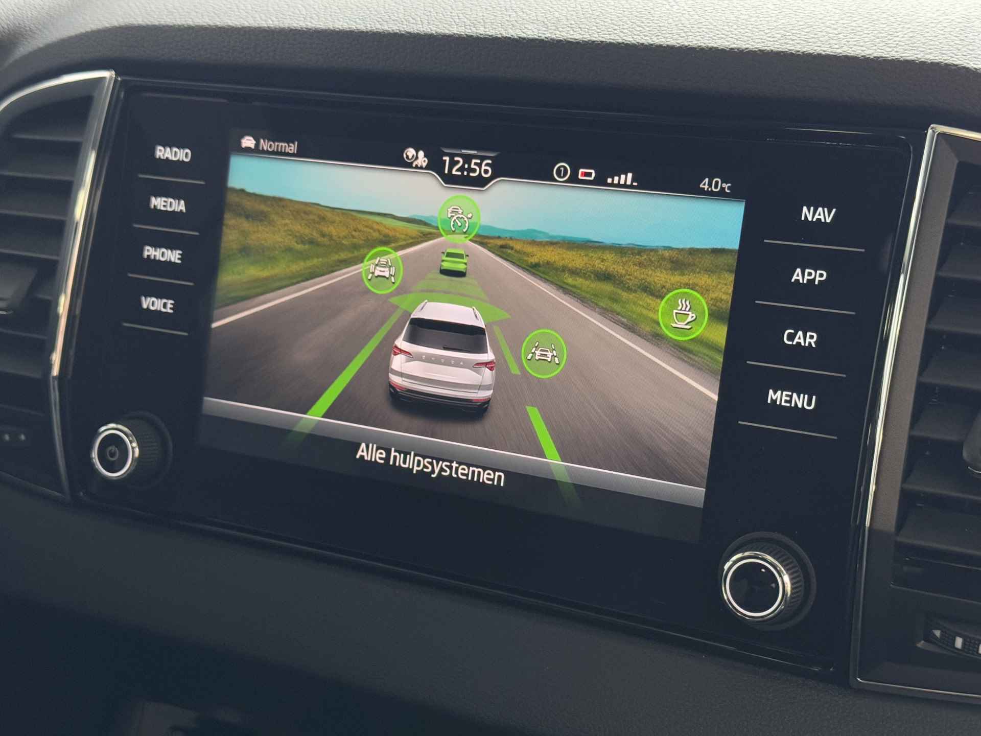 Škoda Karoq 1.5 TSI 150PK CARPLAY NAVI VIR.COCKPIT STOEL/STUUR VERW. ADAP.CRUISE 2024 - 45/81