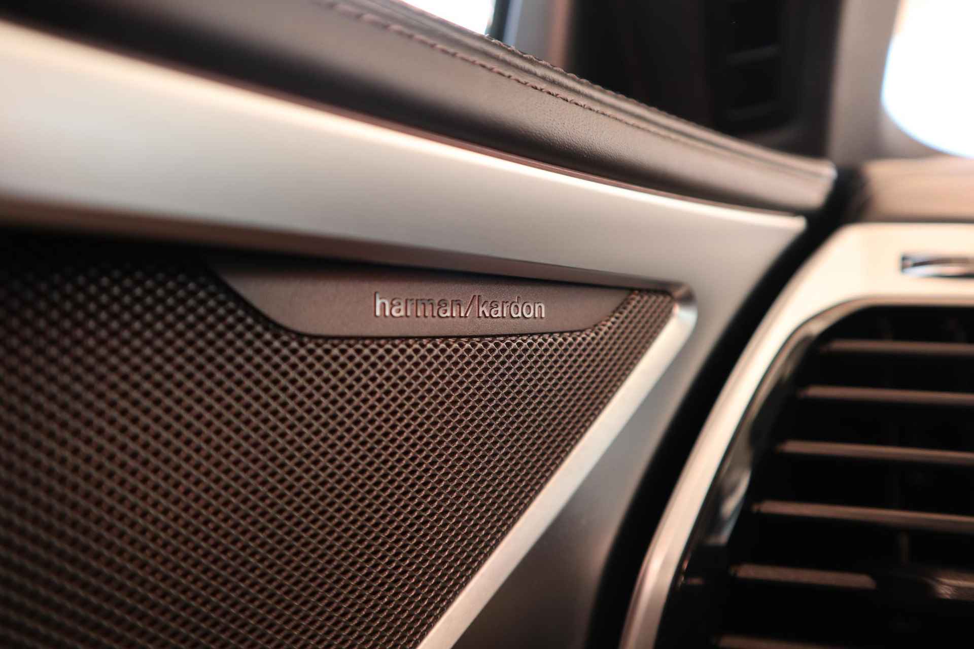 BMW 8-serie 840i Cabrio M Sportpakket | High Executive | Harman Kardon | Air Collar - 21/35