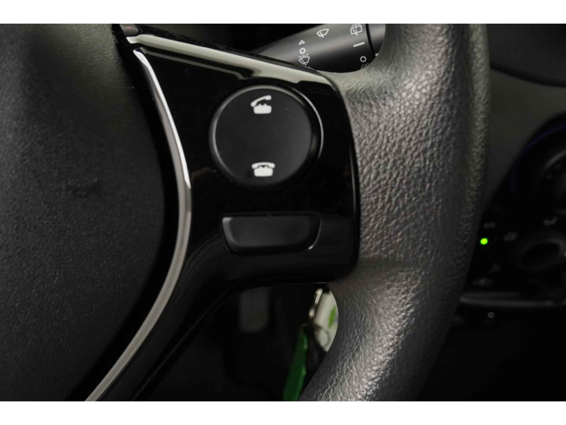 Peugeot 108 1.0 e-VTi Active | Airco | Bluetooth | Zondag Open! - 9/26