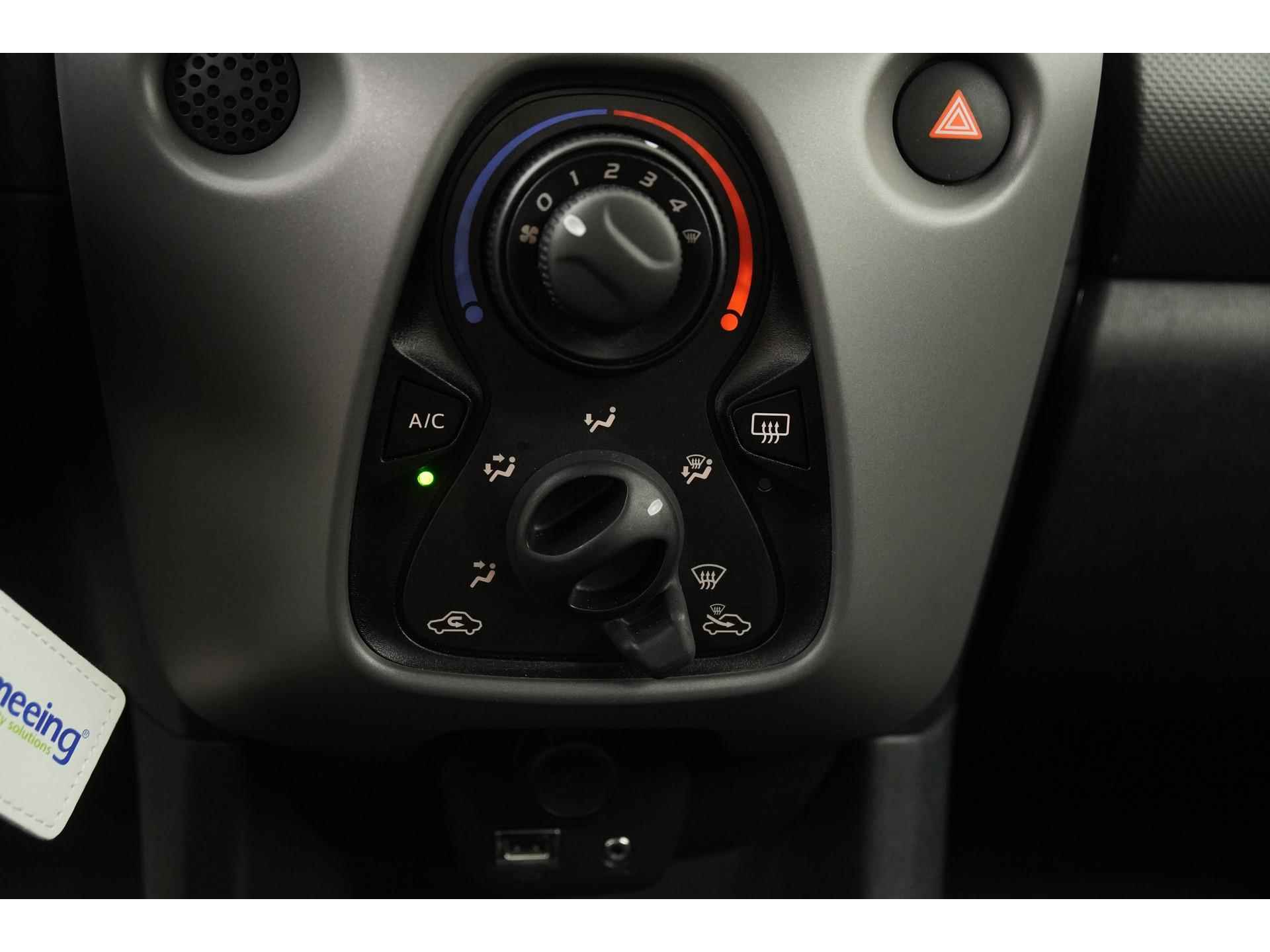 Peugeot 108 1.0 e-VTi Active | Airco | Bluetooth | Zondag Open! - 11/26