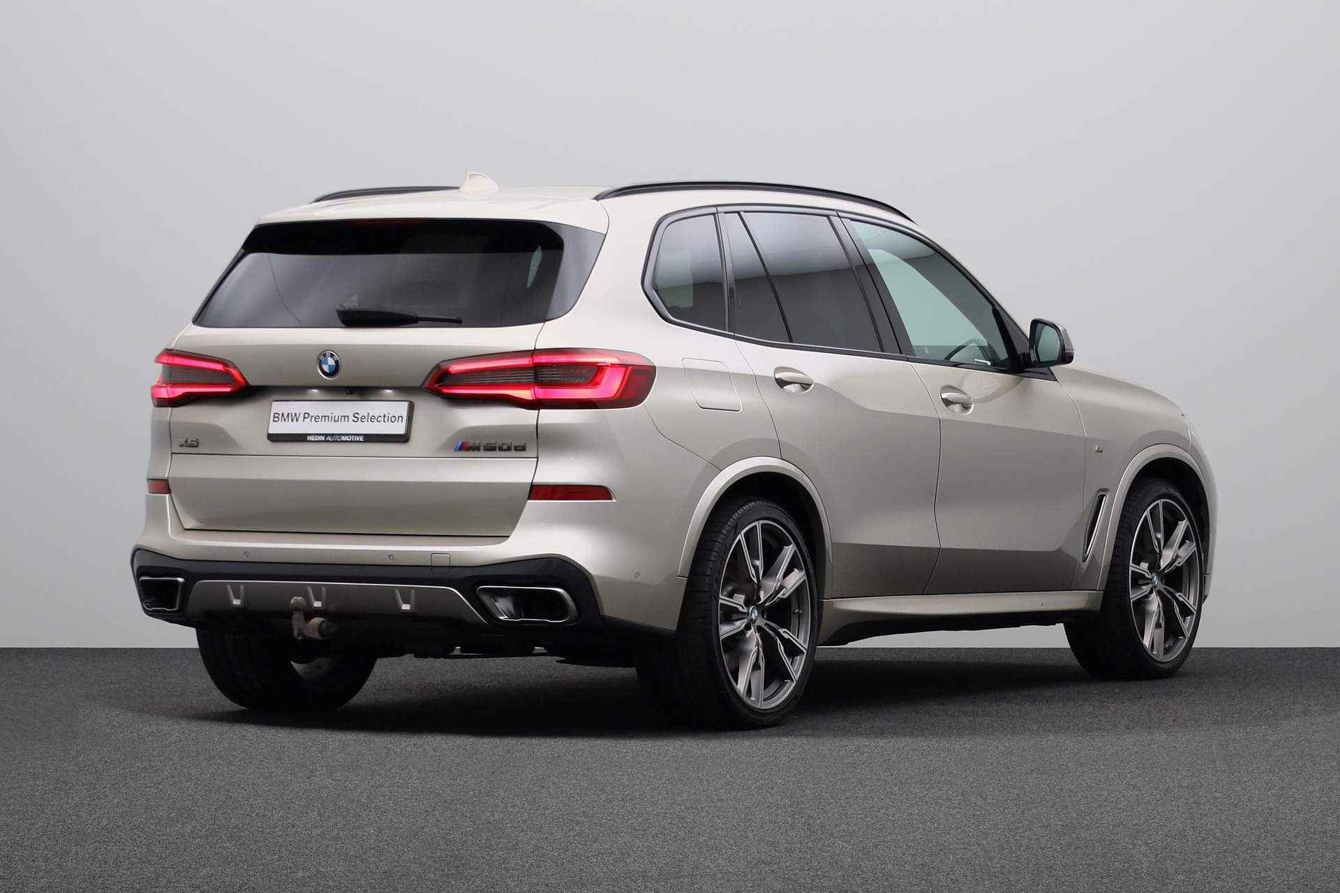 BMW X5 M50d Executive | Head up | Laserlicht | Comfort Access | Driving assistant professional | Harman Kardon | Night vision | Schuif-/ Panoramadak | Stoelverwarming V+A | Trekhaak | - 2/33