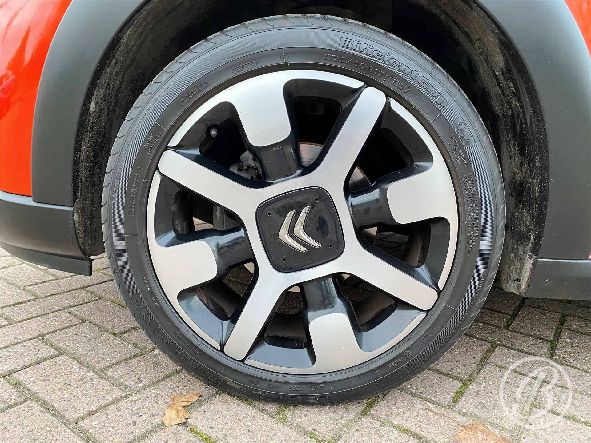 Citroen C3 1.2 82pk Shine | lichtmetalen velgen 17 inch, camera, parkeersensoren, bluetooth, apple carplay, armsteun, climate- en cruise control, navigatie - 15/58