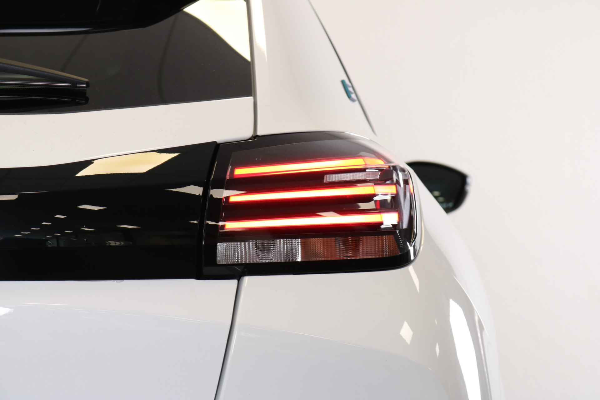 Peugeot e-208 EV 50 kWh e-Style 136pk | Nieuw Model | Navi | Clima | Cruise | Stoelverwarming | Parkeersensoren V+A | Apple Carplay/Android Auto | LED | DAB | 16" Lichtmetaal | - 10/40