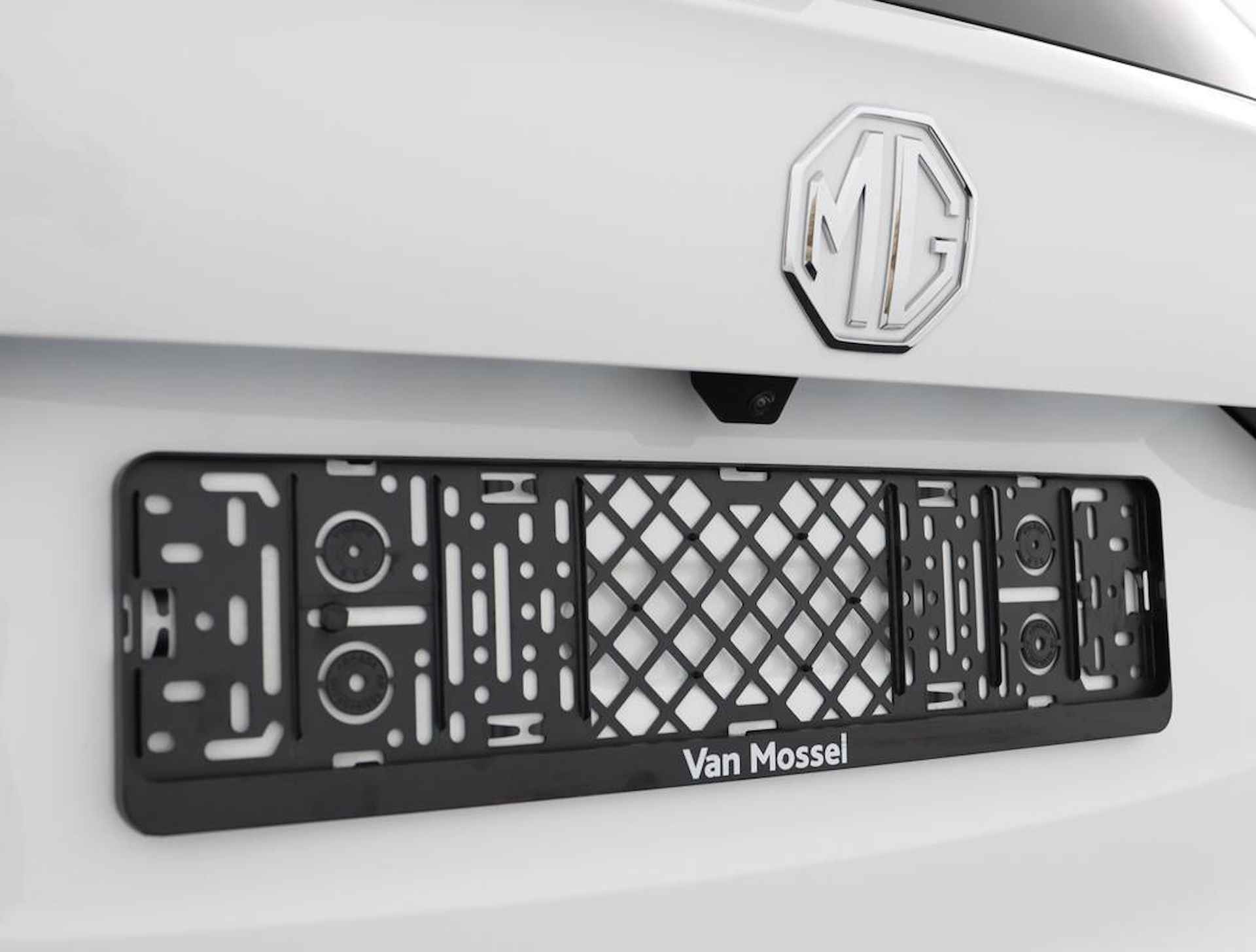 MG ZS Hybrid + Luxury PRIMEUR: NU IN DE SHOWROOM IN TYNAARLO - 37/48