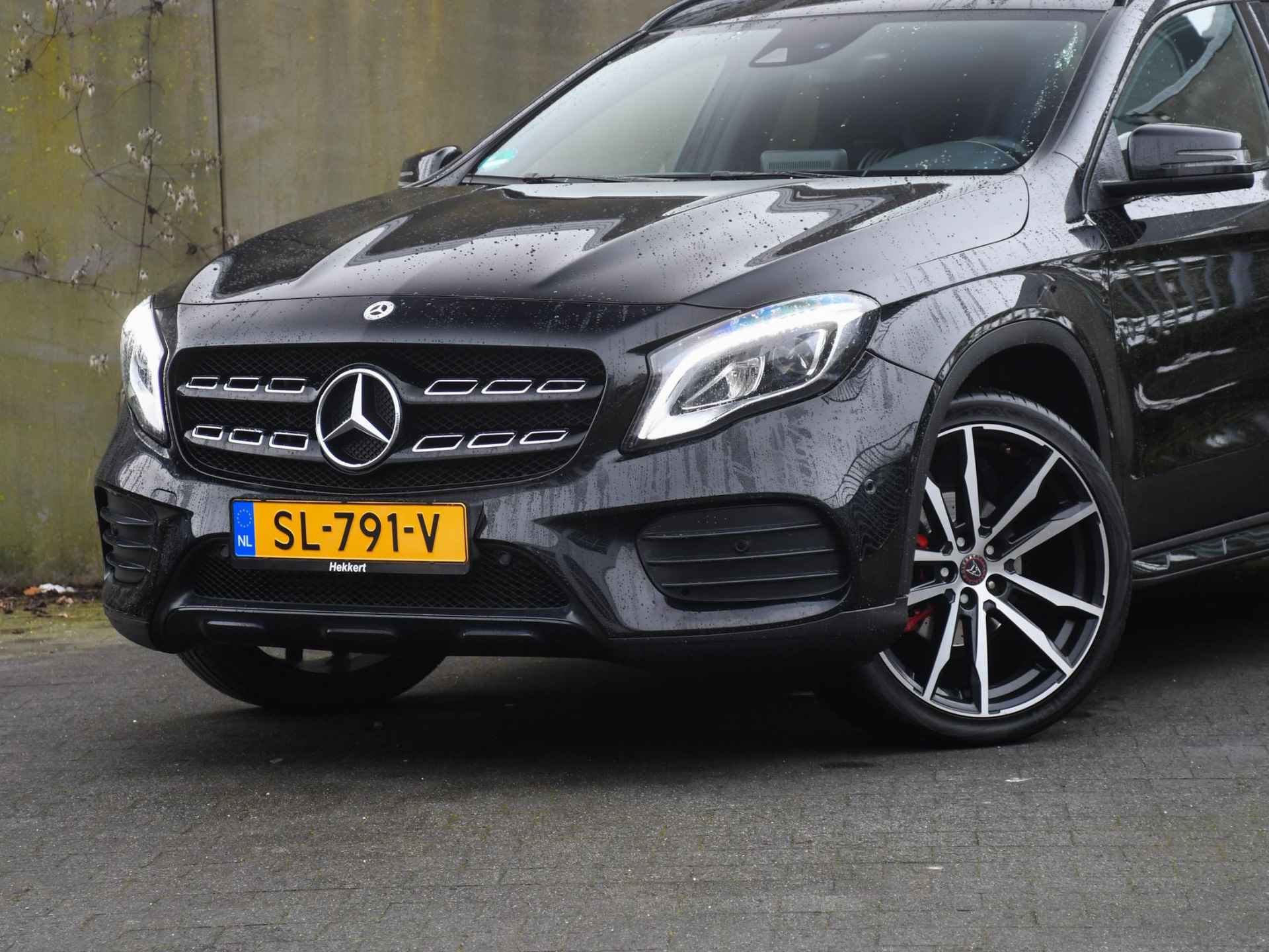 Mercedes-Benz GLA-klasse 200 Premium Plus 156pk Automaat HALF-LEDER | 20''LM | DODE HOEK | NAVI | PDC | FLIPPERS | BLUETOOTH - 2/36