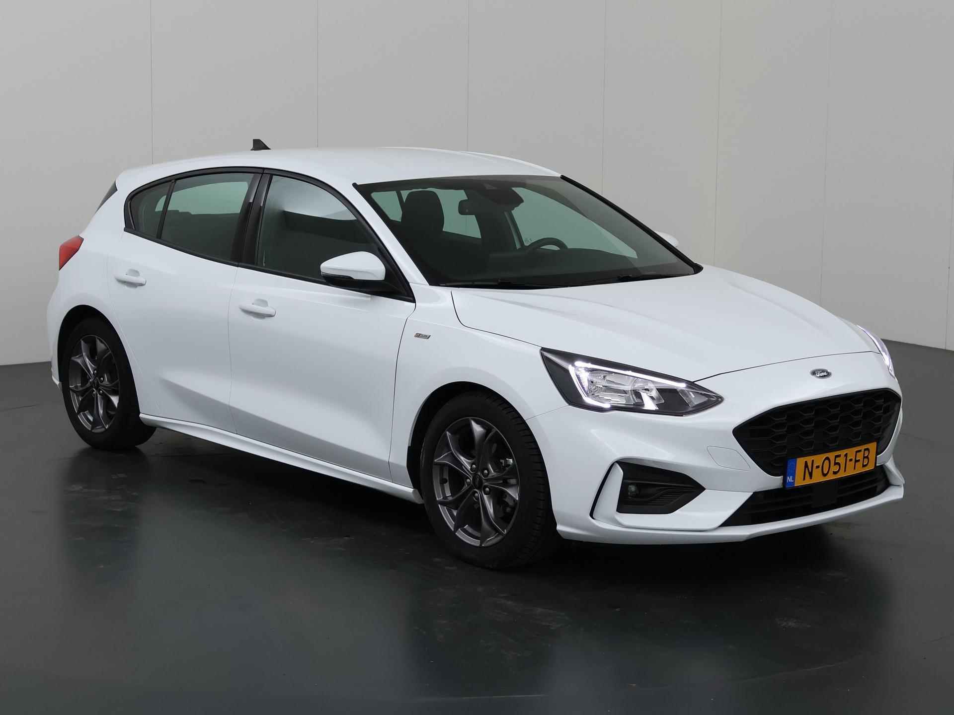 Ford Focus 1.0 EcoBoost Hybrid ST Line Business | Trekhaak | Navigatie | Parkeercamera | Parkeersensoren | - 24/45