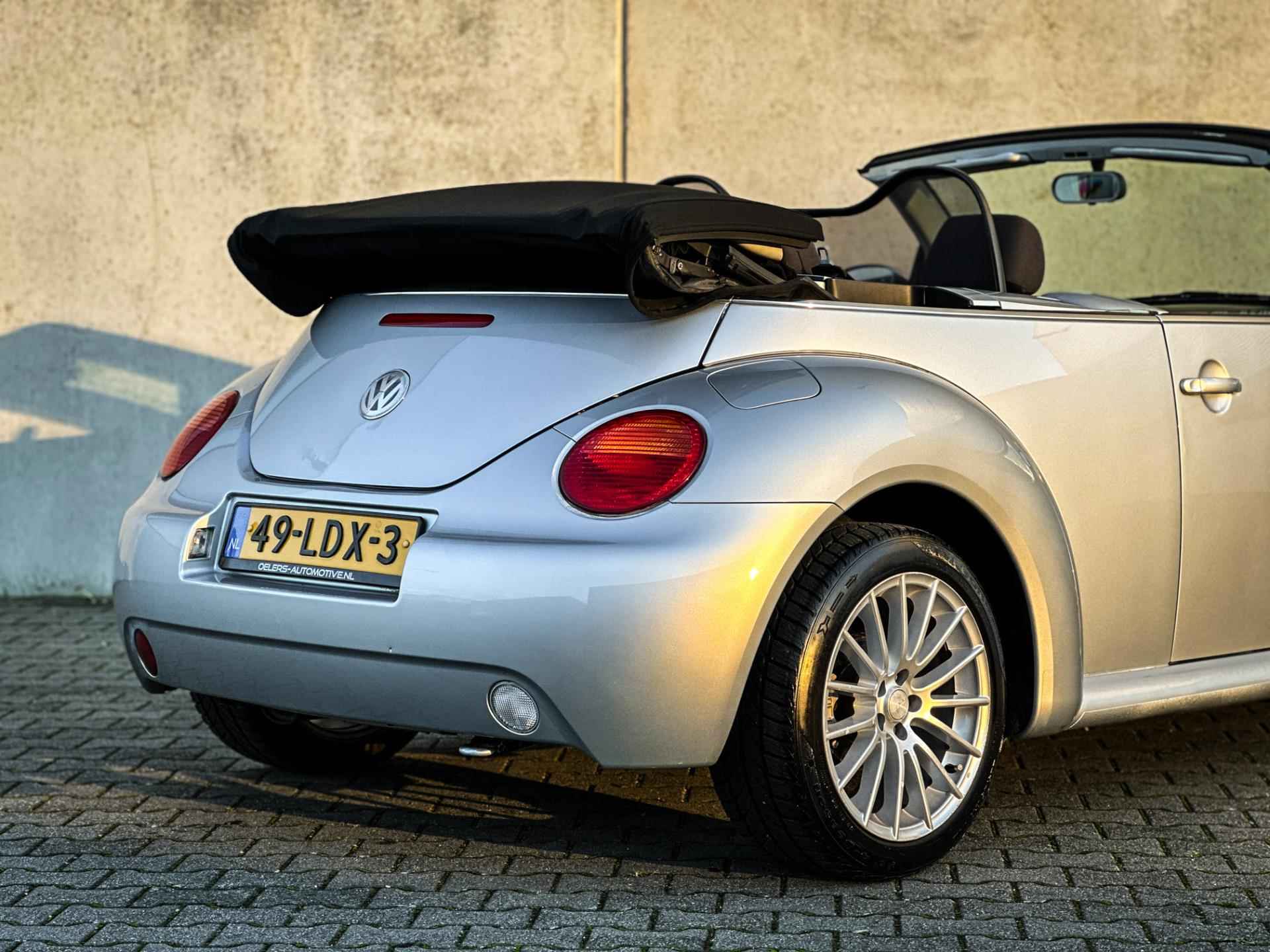 Volkswagen New Beetle Cabriolet 1.6 Turijn Comfort | Airco | Nieuwe cabrio kap! | Metalic | All Season banden | LM velgen | - 4/40