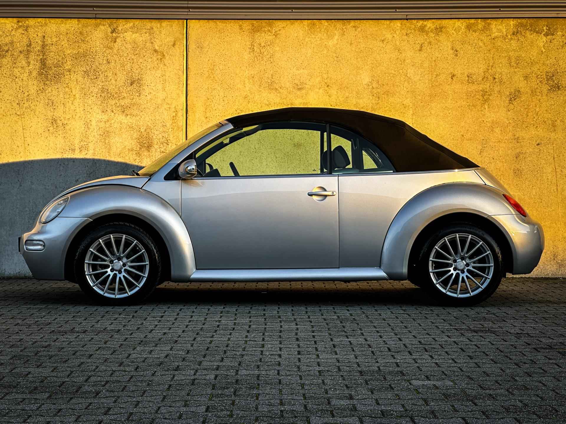 Volkswagen New Beetle Cabriolet 1.6 Turijn Comfort | Airco | Nieuwe cabrio kap! | Metalic | All Season banden | LM velgen | - 10/40