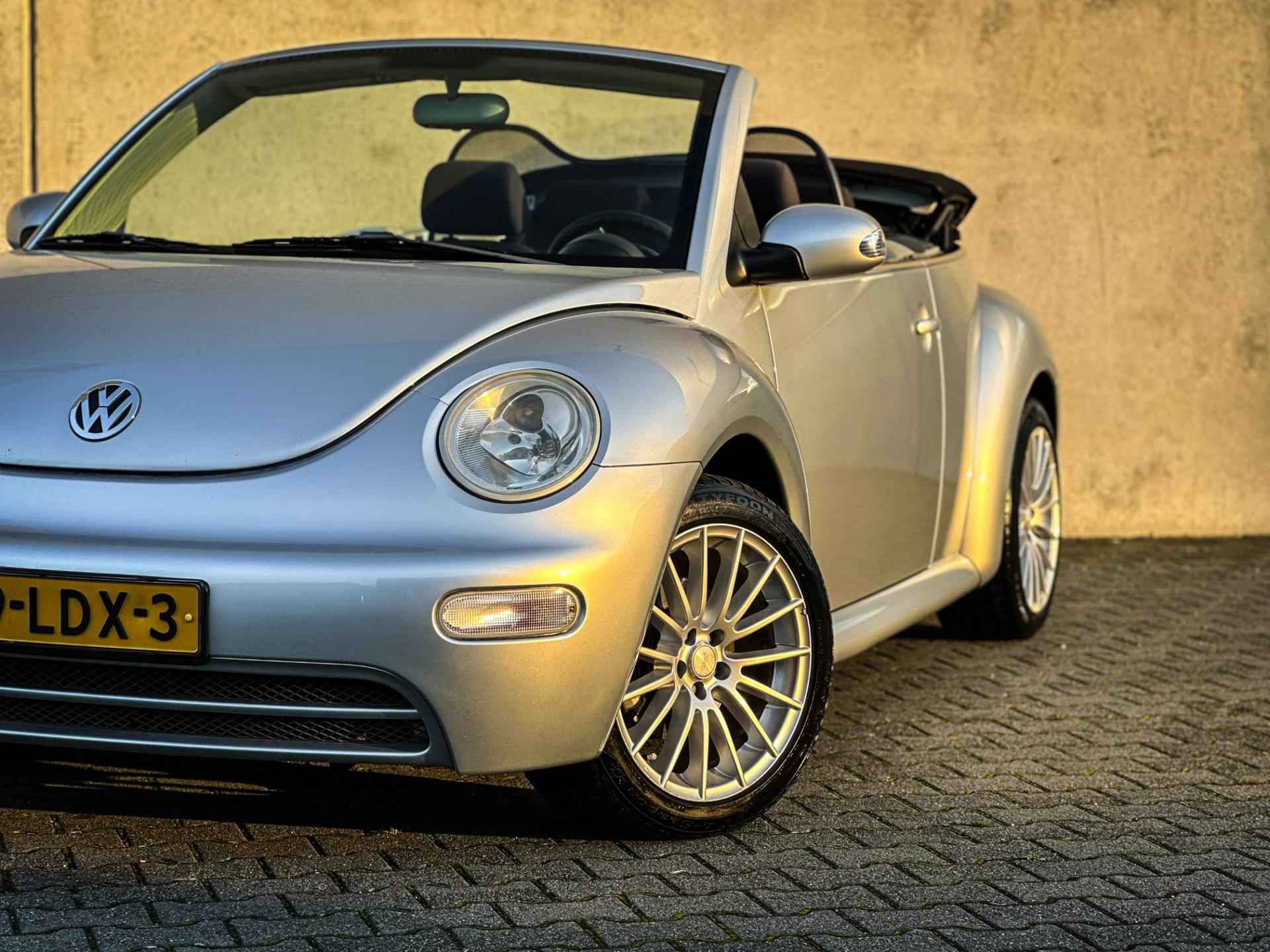 Volkswagen New Beetle Cabriolet 1.6 Turijn Comfort | Airco | Nieuwe cabrio kap! | Metalic | All Season banden | LM velgen | - 15/40