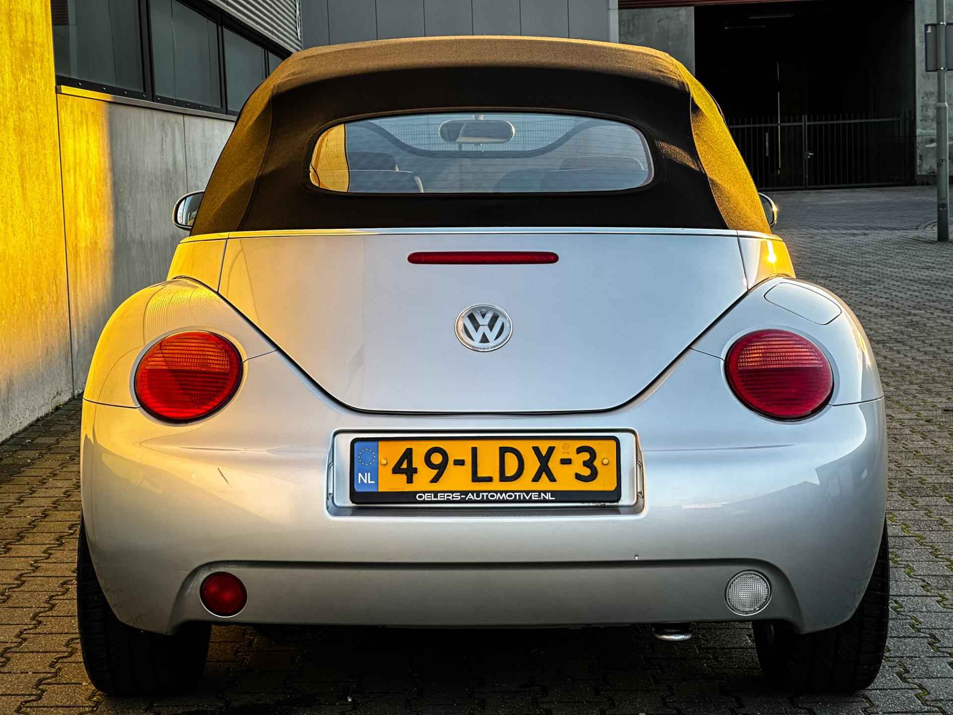 Volkswagen New Beetle Cabriolet 1.6 Turijn Comfort | Airco | Nieuwe cabrio kap! | Metalic | All Season banden | LM velgen | - 19/40