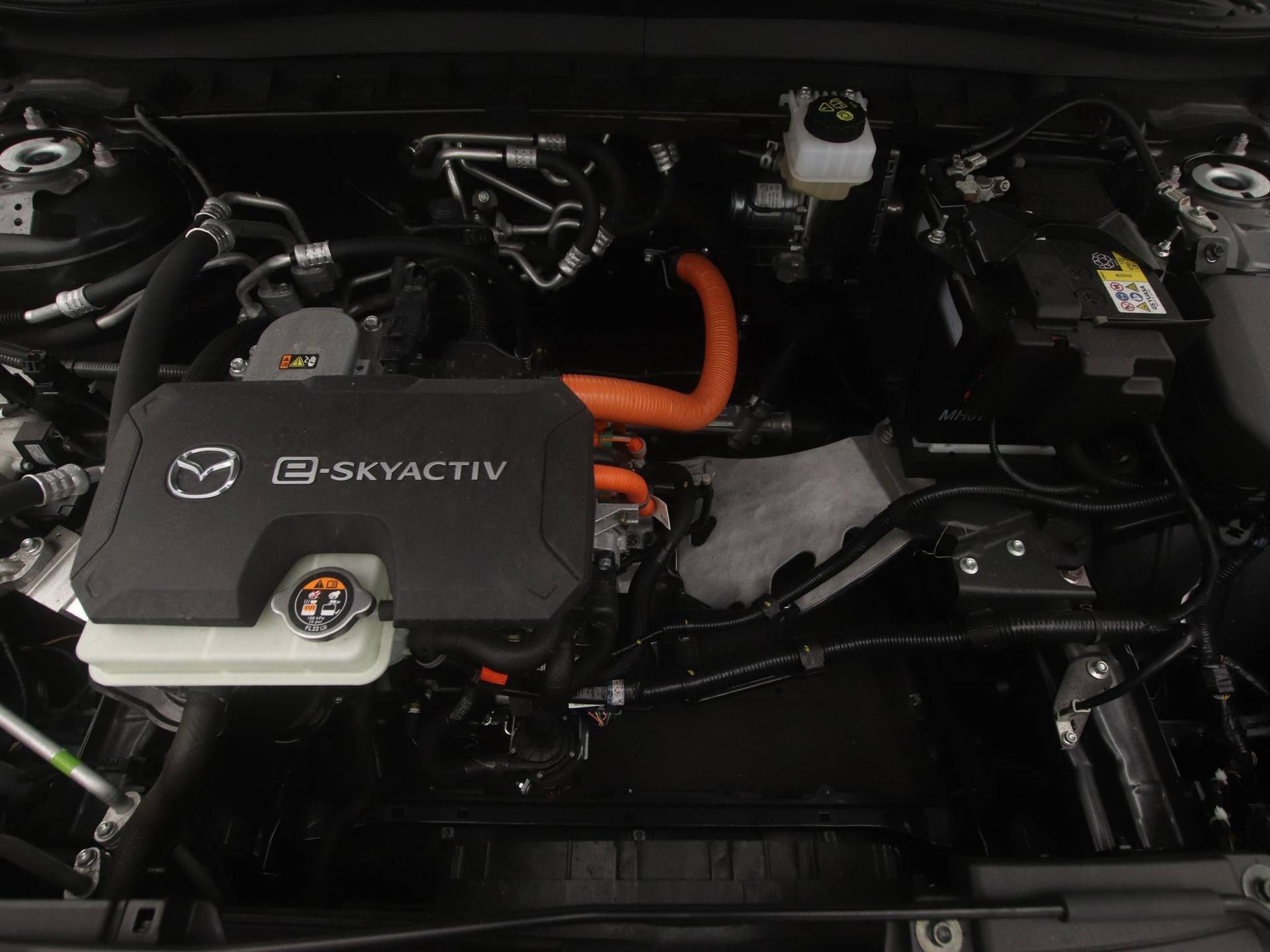 Mazda MX-30 e-SkyActiv EV Luxury : dealer onderhouden - 8% bijtelling tot 12-2025 | €2.000,- subsidie - 42/49