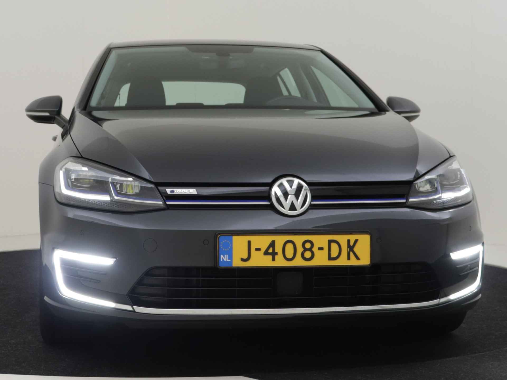 Volkswagen e-Golf 136pk E-DITION | €2000,- Subsidie | 100% Dealeronderhouden | 1ste Eigenaar | Adaptive cruise control | Parkeersensoren v+a | Nav - 22/39