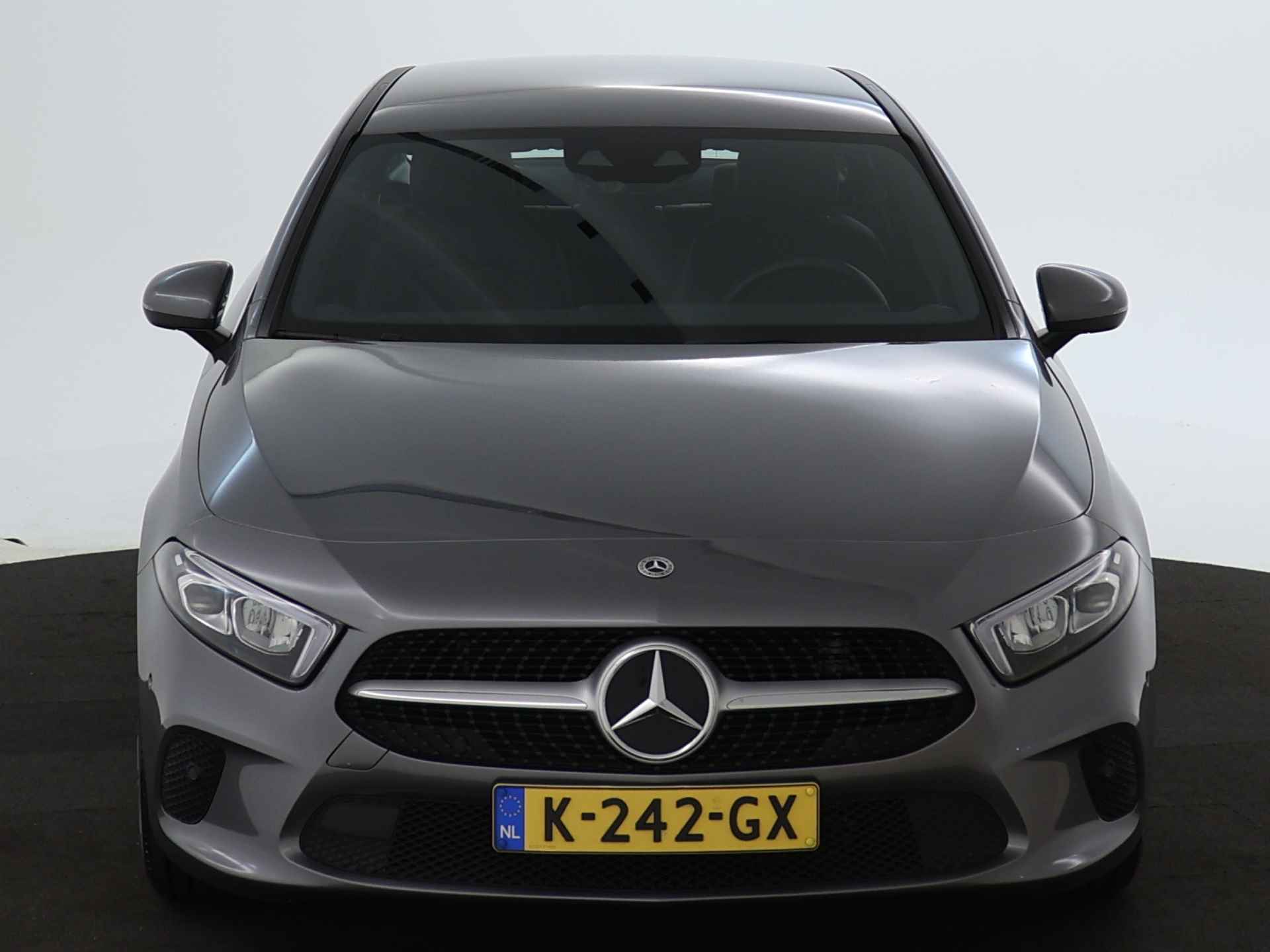 Mercedes-Benz A-Klasse 180 Business Solution Luxury | Parkeerpakket met Camera | Augmented Reality | Sfeerverlichting | Apple CarPlay | Inclusief 24 maanden MB Certified garantie voor Europa. - 28/44