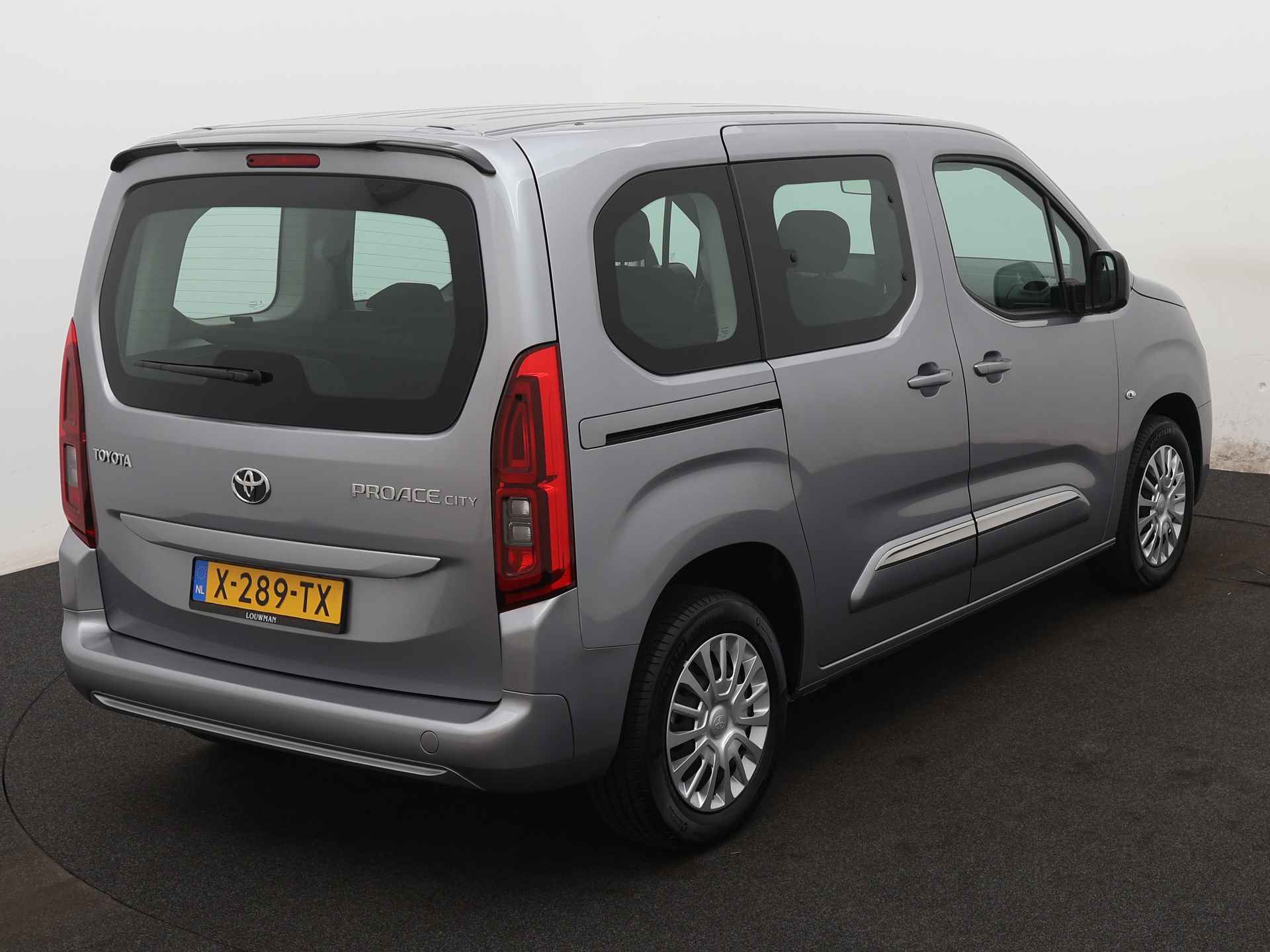 Toyota PROACE CITY Verso 1.2 Turbo Live Ingepland voor nieuwe bodemverlaging t.b.v. rolstoelvervoer (Prijs incl. bodemverlaging) - 15/35