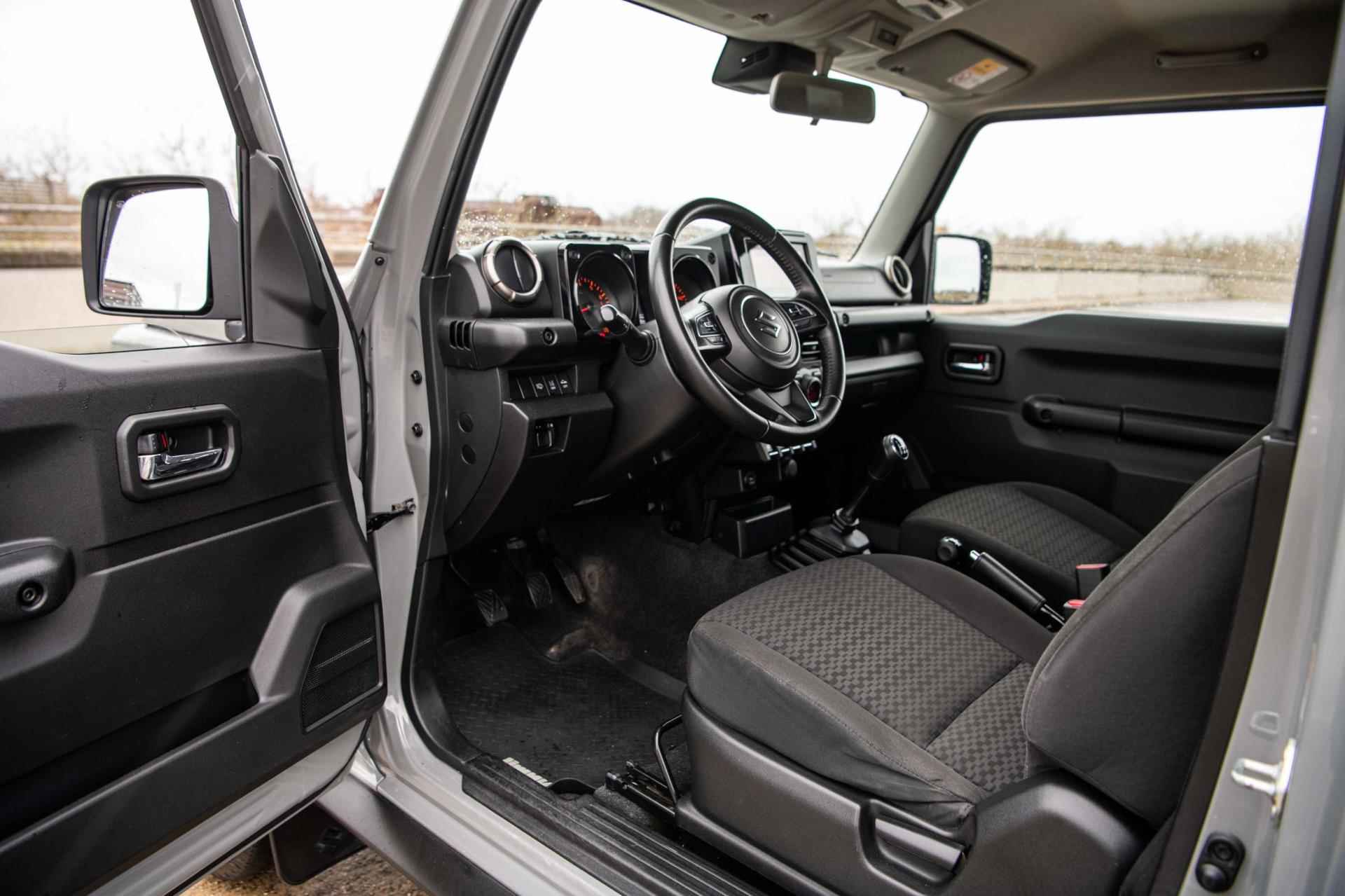 Suzuki Jimny 1.5 Stijl | 4 Persoons | Airco/Clima | Cruise Control | Navigatie | Stoelverwarming | Trekhaak | - 13/35