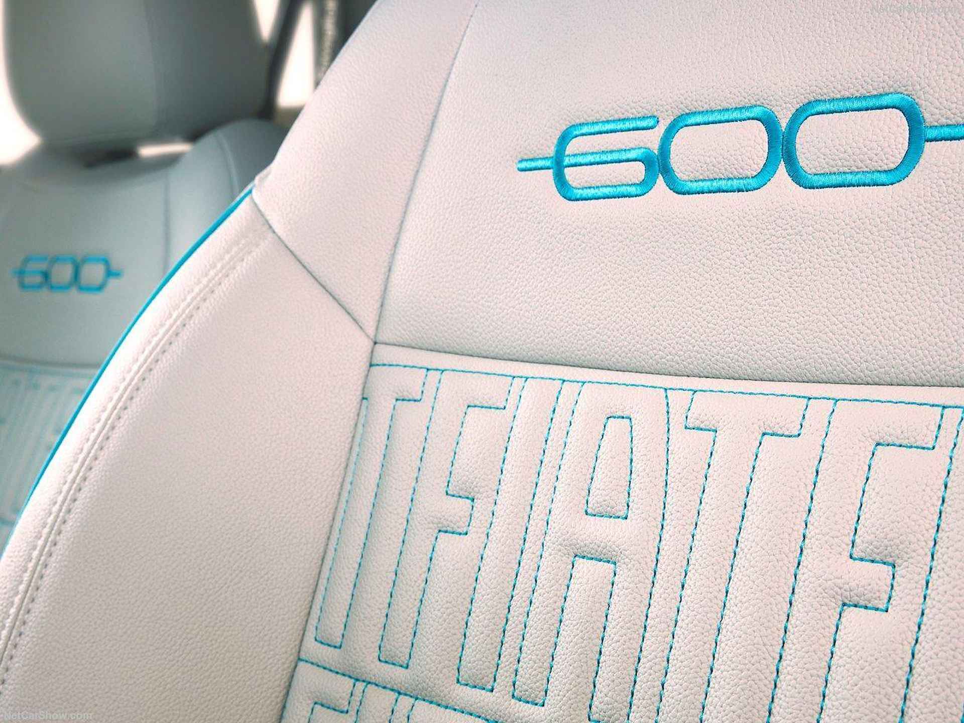 Fiat 600e La Prima 54 kWh | NIEUW | Elektr. achterklep | Massagestoelen | Full LED | Navi | Camera | Adaptieve Cruise | Keyless Go - 11/36