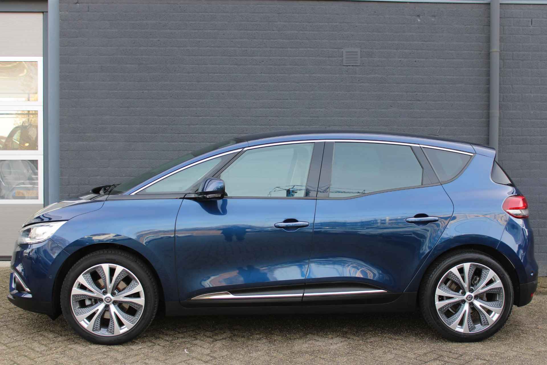 Renault Scénic TCe 130 PK Intens NL-Auto | Navigatie | Camera | Climate Controle | Stoelverwarming | LM-velgen | Parkeersensoren | Trekhaak | 1e Eigenaar - 2/30