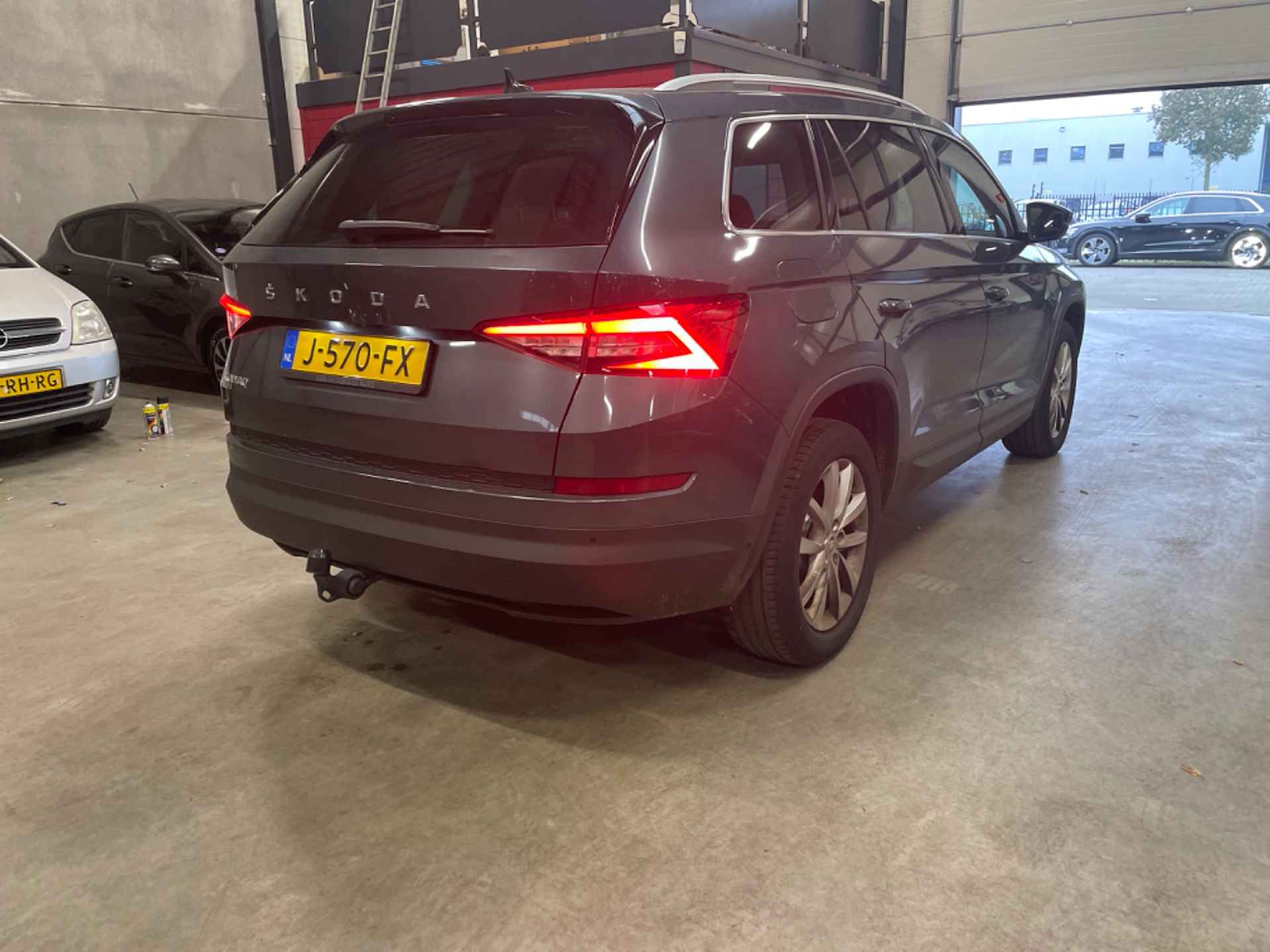 Škoda Kodiaq 1.5 TSI 150 pk Business Edition Plus 7p. 7-DSG | Trekhaak uitklapbaar | Elektrische bestuurdersstoel met geheugen | Cruise contr - 4/7