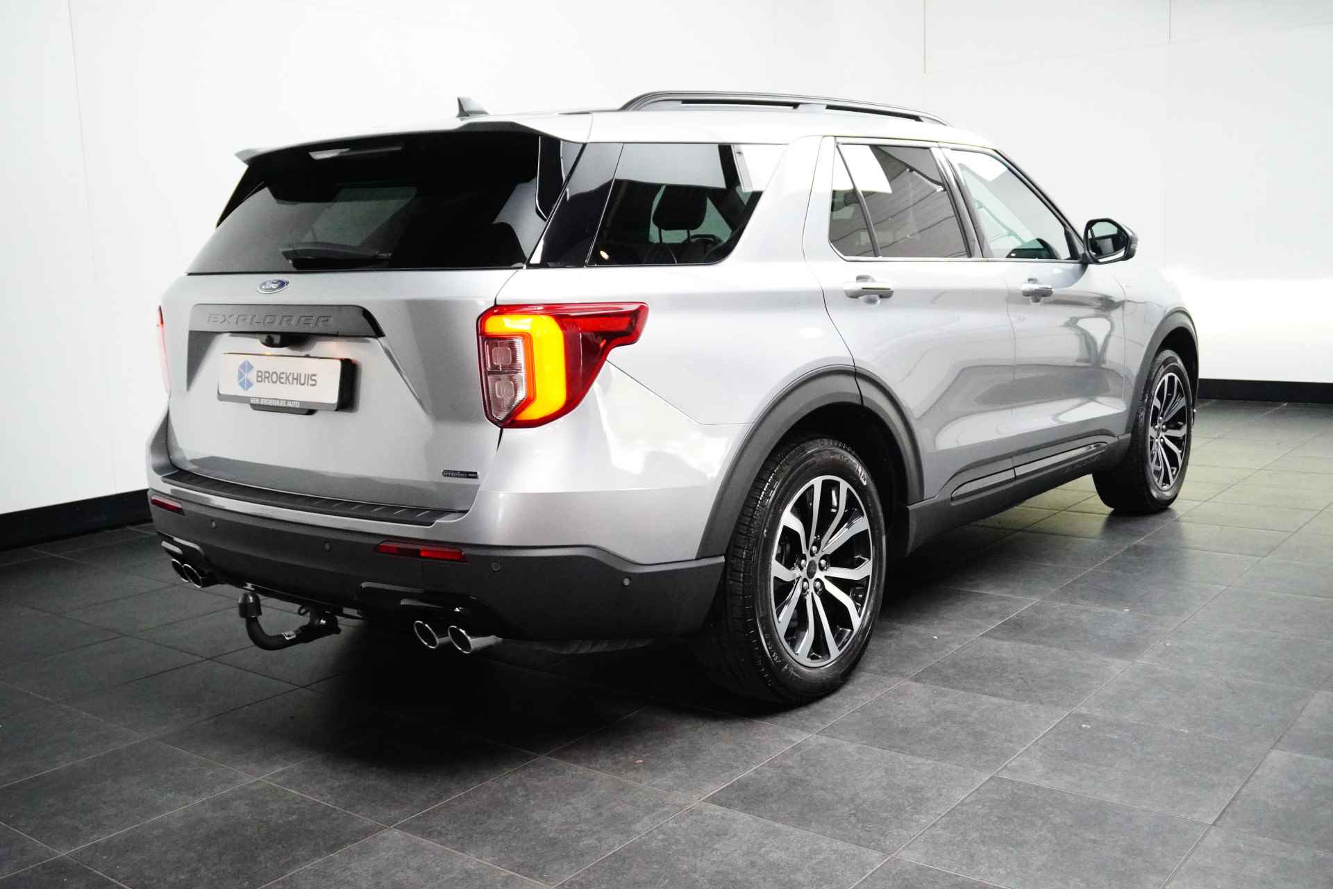 Ford Explorer 3.0 V6 EcoBoost PHEV ST-Line | 2500 kilo trekgewicht !!! | Afneembare trekhaak | LED verlichting | 3 360° camera | 20" Lichtmetalen velgen | Panoramadak | LED koplampen | Elektrische achterklep | Full Options !! - 15/68