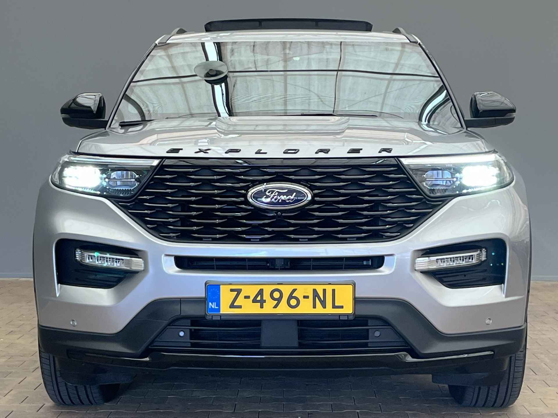 Ford Explorer 3.0 V6 EcoBoost PHEV ST-Line | 2500 kilo trekgewicht !!! | Afneembare trekhaak | LED verlichting | 3 360° camera | 20" Lichtmetalen velgen | Panoramadak | LED koplampen | Elektrische achterklep | Full Options !! - 40/68