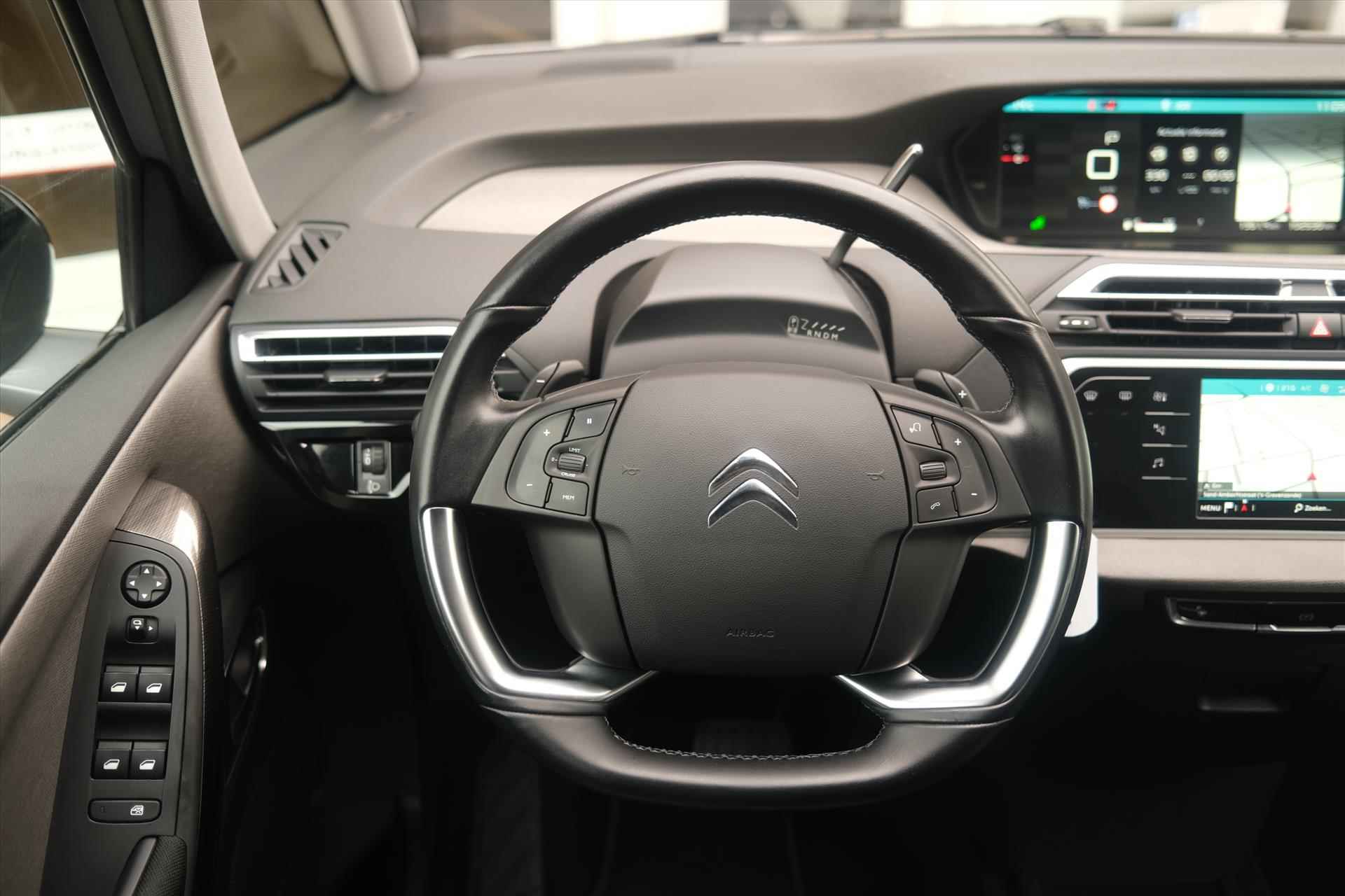 CITROEN C4 Picasso PT 130 Shine Automaat | Trekhaak | Camera | Navi | Apple Carplay Android Auto | Keyless Entry - 51/57