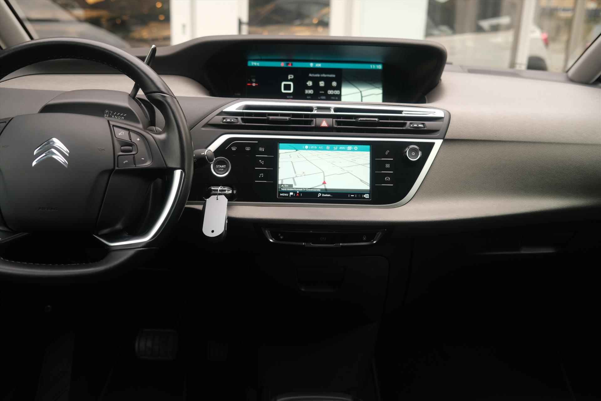 CITROEN C4 Picasso PT 130 Shine Automaat | Trekhaak | Camera | Navi | Apple Carplay Android Auto | Keyless Entry - 53/57