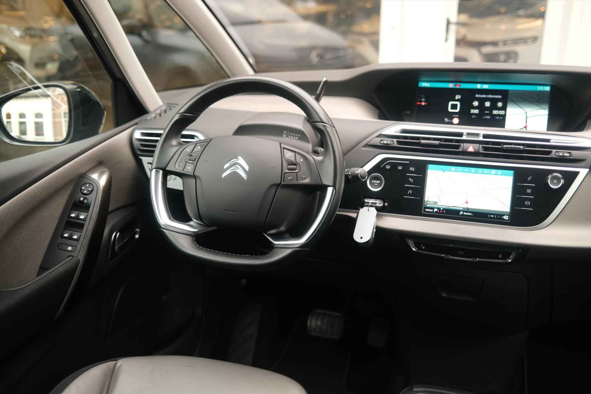 CITROEN C4 Picasso PT 130 Shine Automaat | Trekhaak | Camera | Navi | Apple Carplay Android Auto | Keyless Entry - 54/57