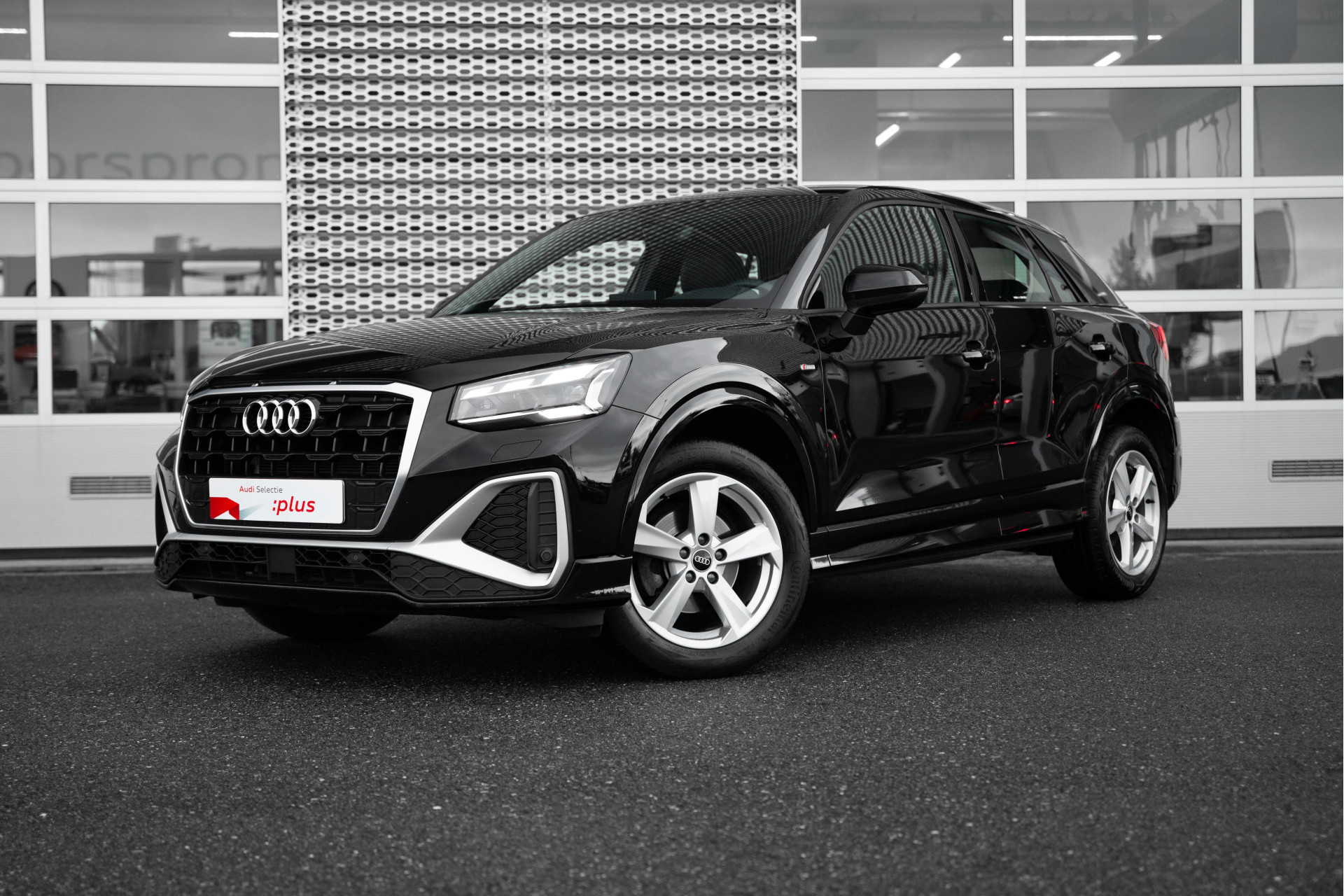 Audi Q2 35 TFSI 150pk S Edition | Achteruitrijcamera | Parkeerhulp V+A | Stoelverwarming |