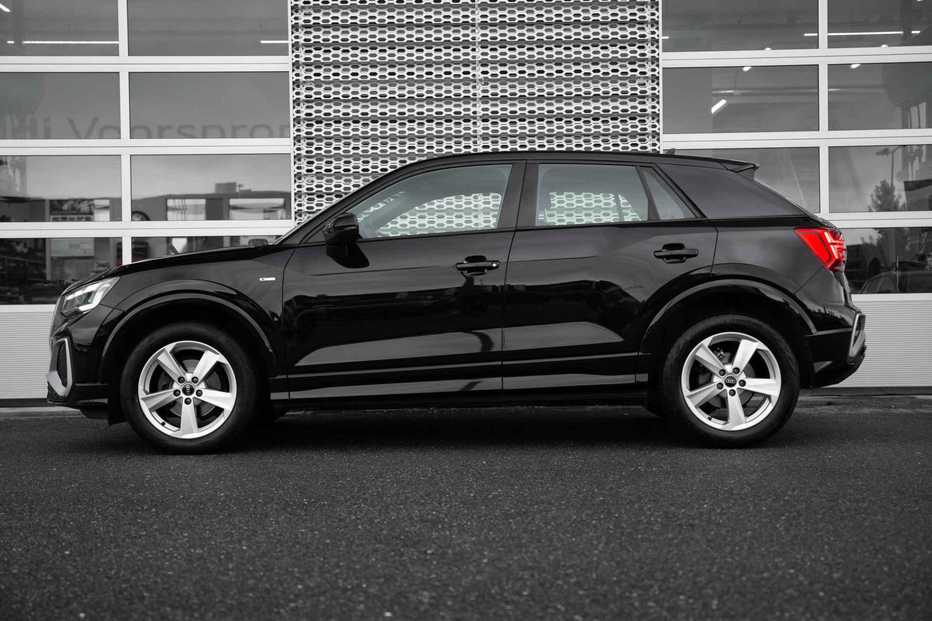 Audi Q2 35 TFSI 150pk S Edition | Achteruitrijcamera | Parkeerhulp V+A | Stoelverwarming | - 6/55