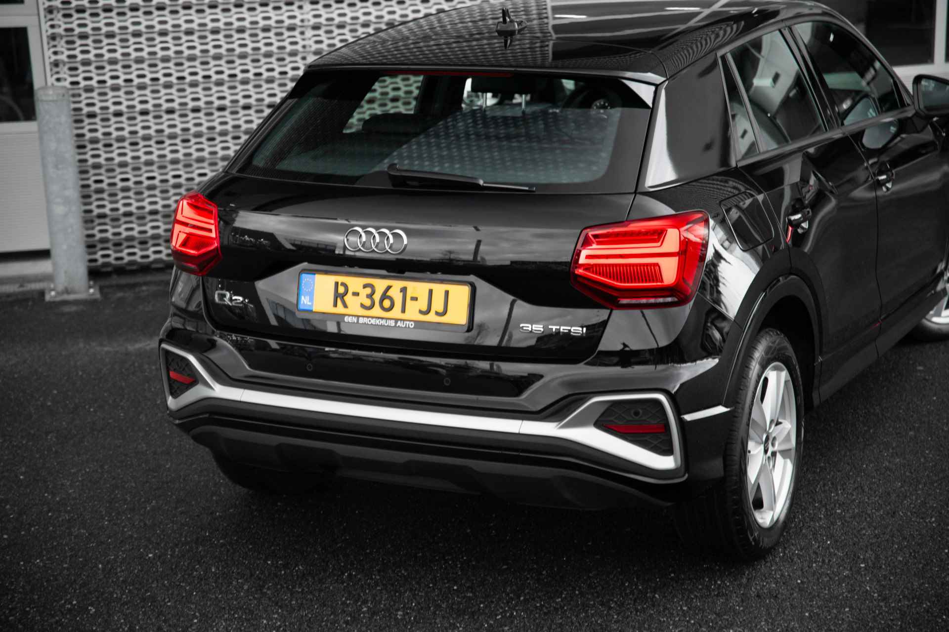 Audi Q2 35 TFSI 150pk S Edition | Achteruitrijcamera | Parkeerhulp V+A | Stoelverwarming | - 19/55