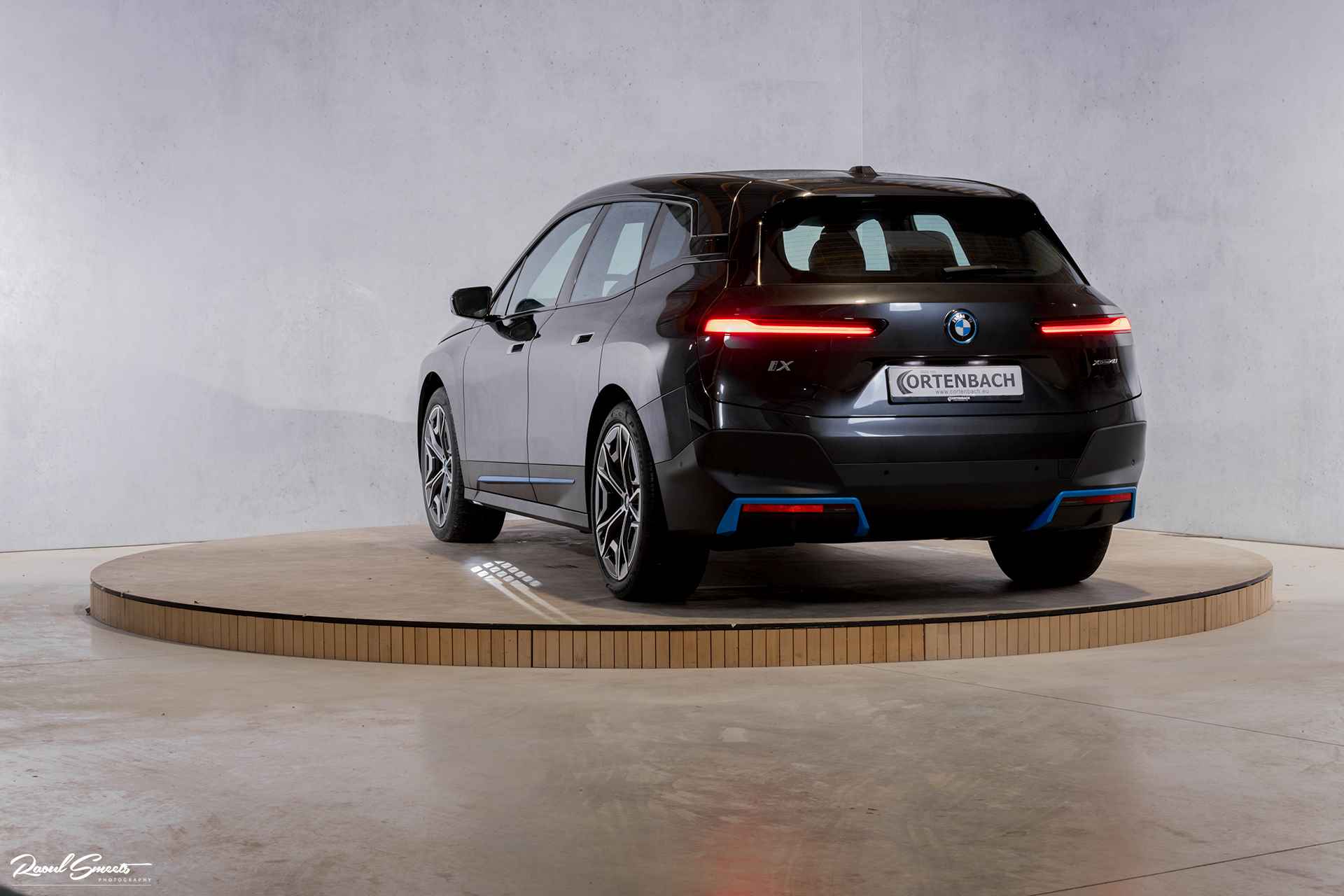 BMW iX xDrive40 High Executive 77 kWh | Head-up display | Harman Kardon | Clear Bold | Massage | - 3/55