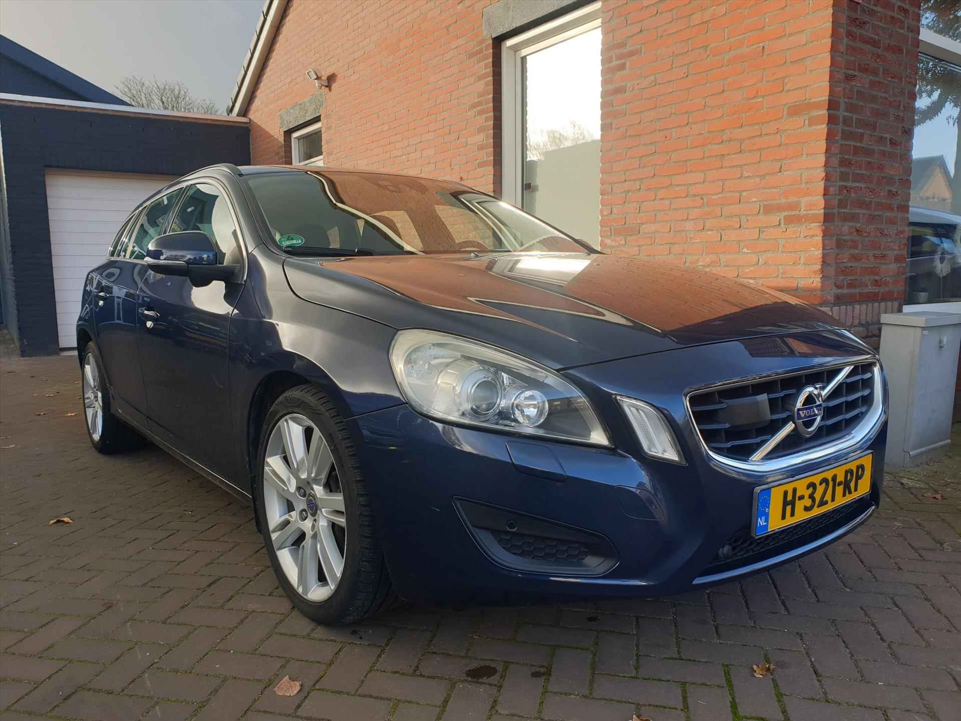 Volvo V60 2.0T 149KW AUT6 - 15/40