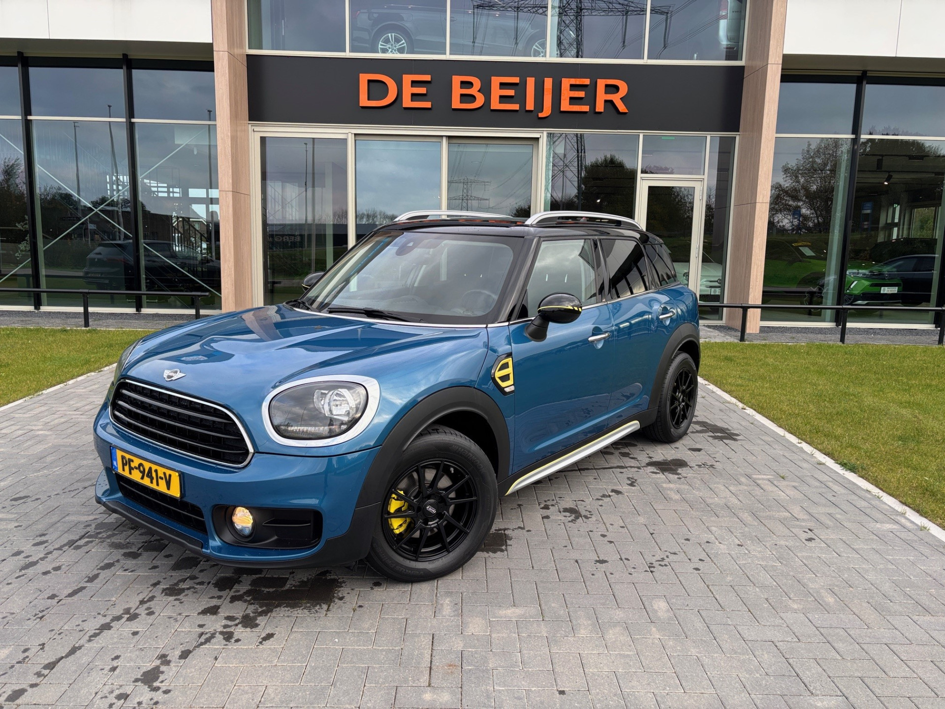 MINI Countryman 1.5 Cooper Navigatie I Zwarte dak/velgen