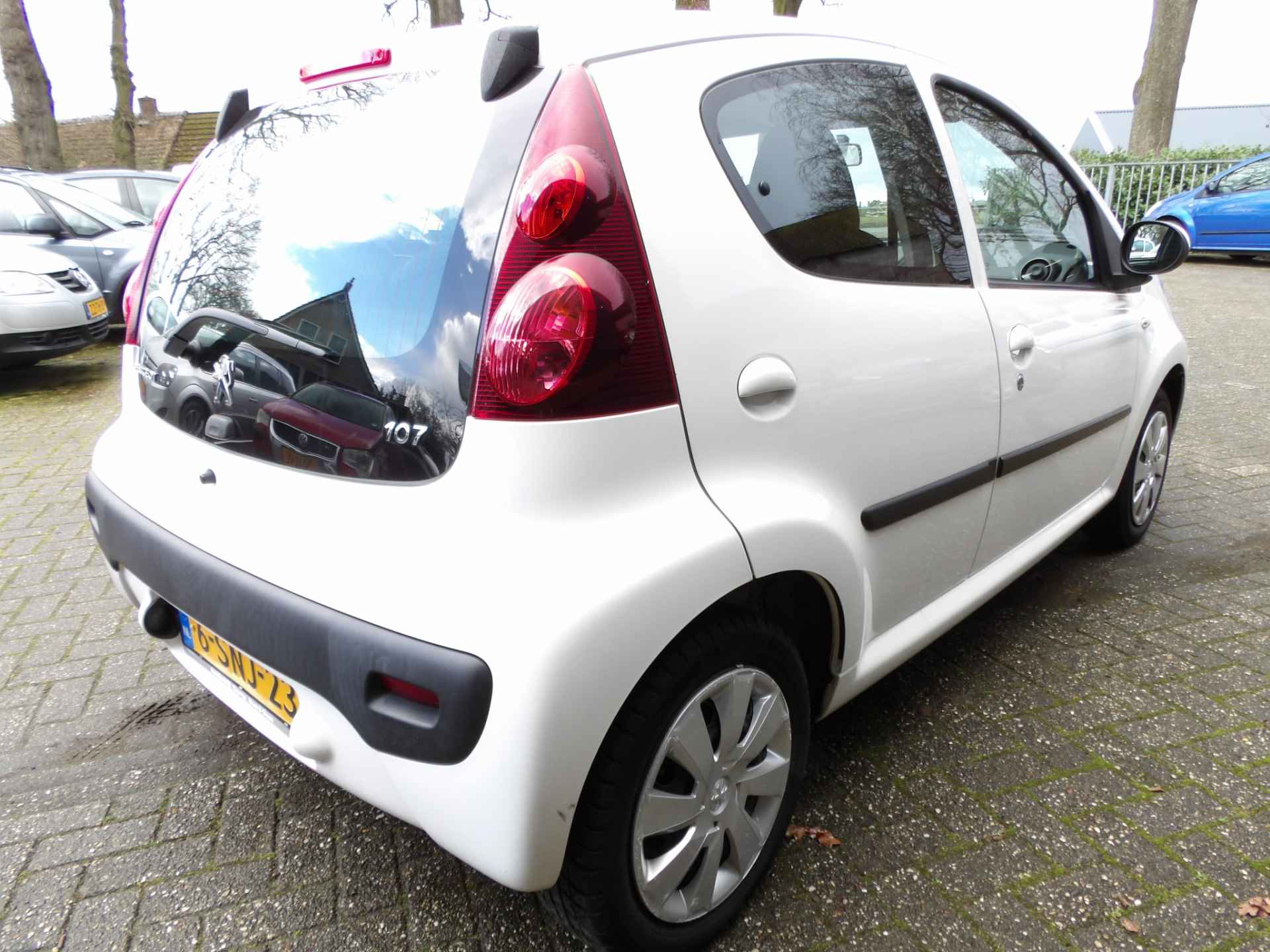 Peugeot 107 1.0 Active Airco Centraal - 9/23