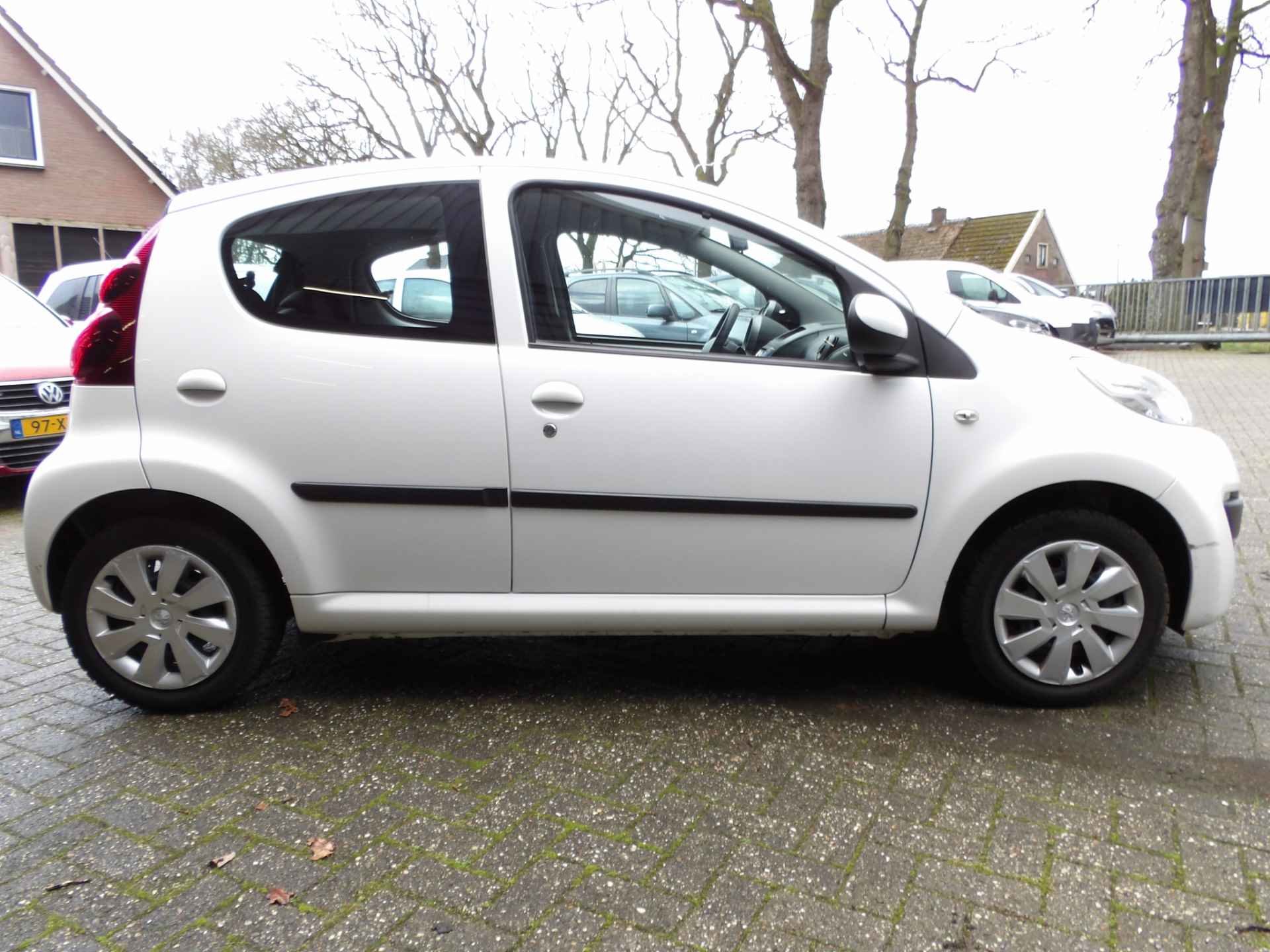 Peugeot 107 1.0 Active Airco Centraal - 11/23