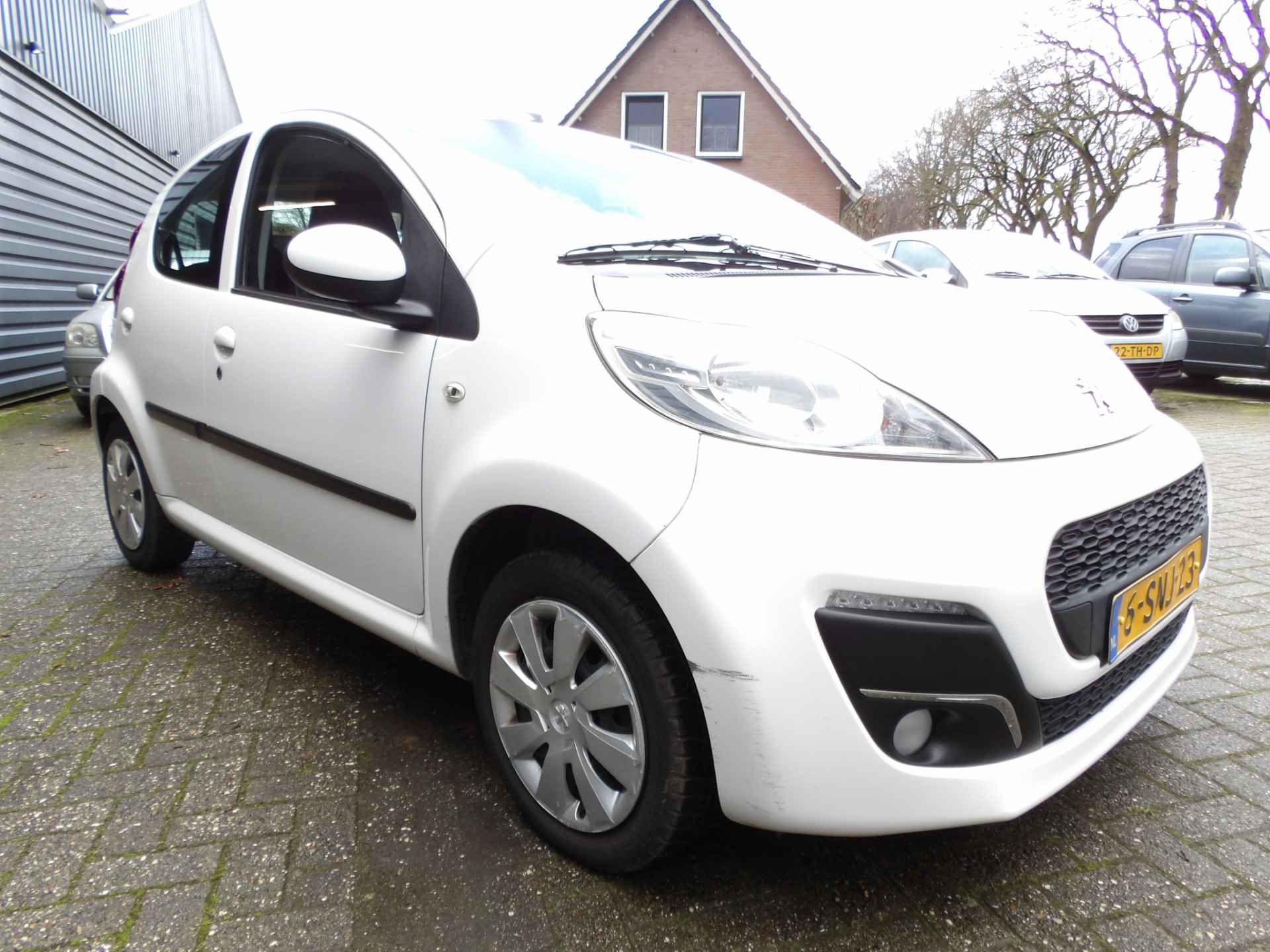 Peugeot 107 1.0 Active Airco Centraal - 12/23