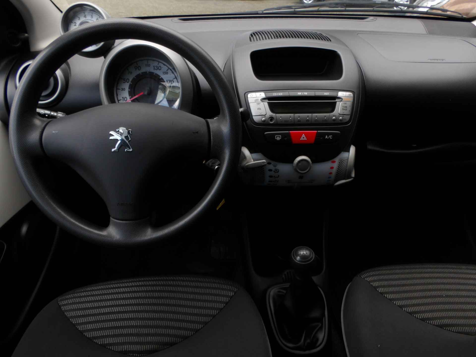 Peugeot 107 1.0 Active Airco Centraal - 13/23
