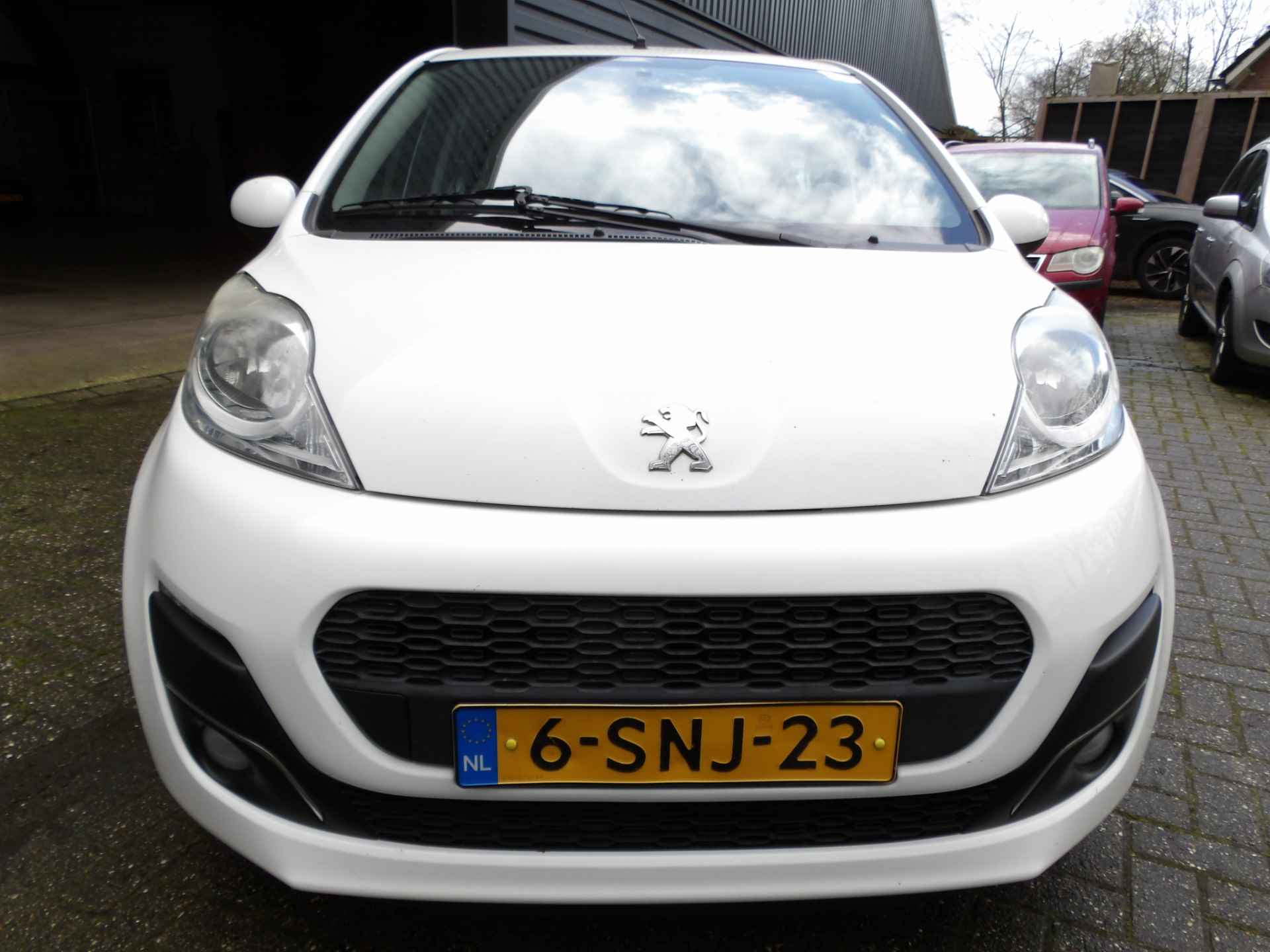 Peugeot 107 1.0 Active Airco Centraal - 14/23