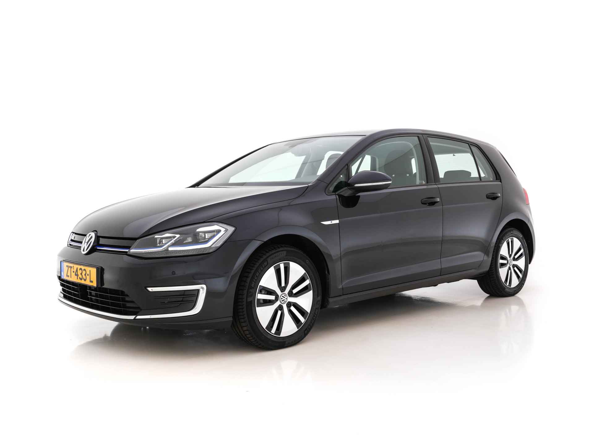 Volkswagen e-Golf (INCL-BTW) *HEATPUMP | ADAPTIVE-CRUISE | CAMERA | CCS-FASTLOADER | FULL-LED | NAVI-FULLMAP | COMFORT-SEATS | ECC | PDC | 16''ALU* - 3/31