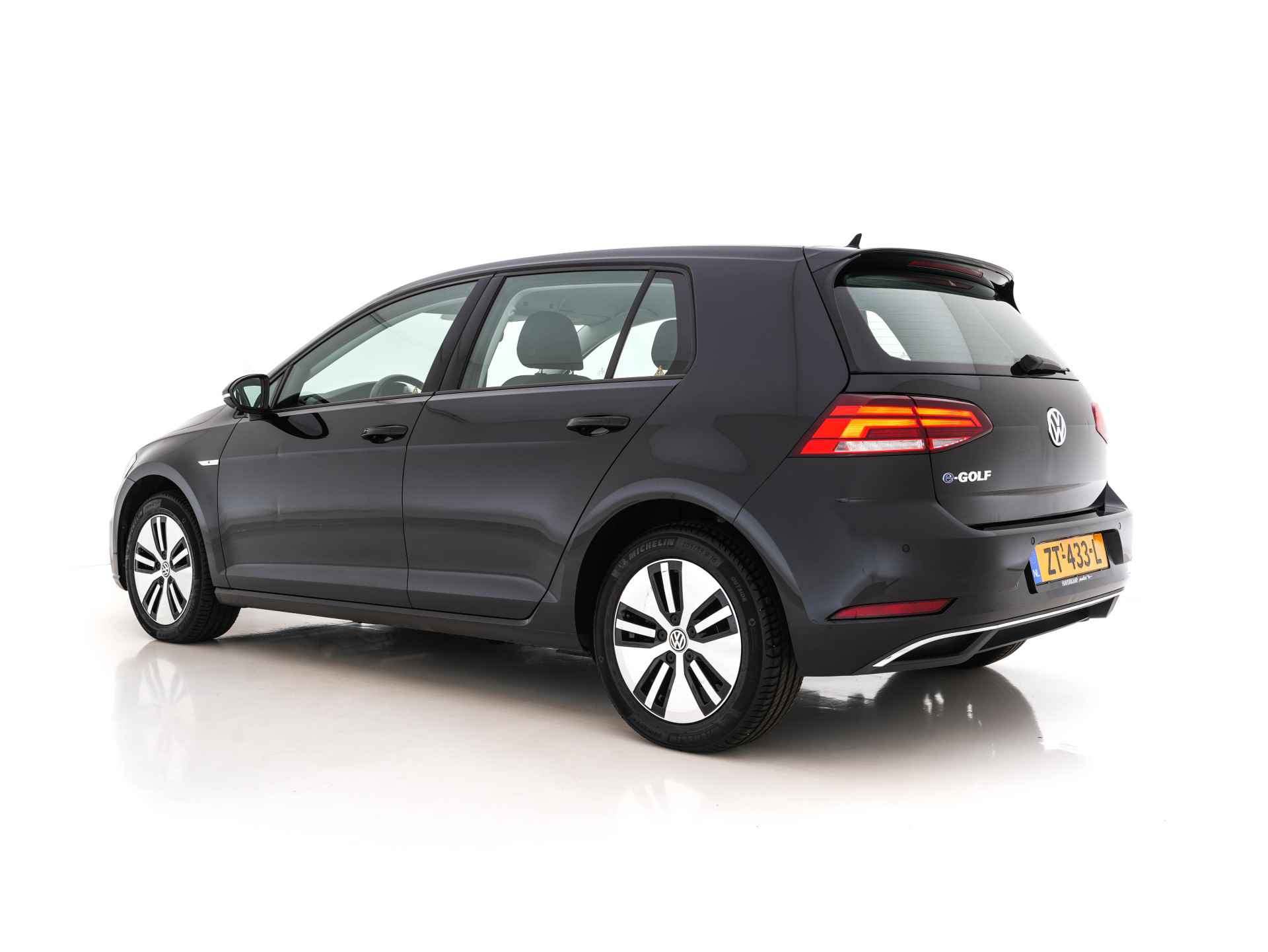 Volkswagen e-Golf (INCL-BTW) *HEATPUMP | ADAPTIVE-CRUISE | CAMERA | CCS-FASTLOADER | FULL-LED | NAVI-FULLMAP | COMFORT-SEATS | ECC | PDC | 16''ALU* - 4/31