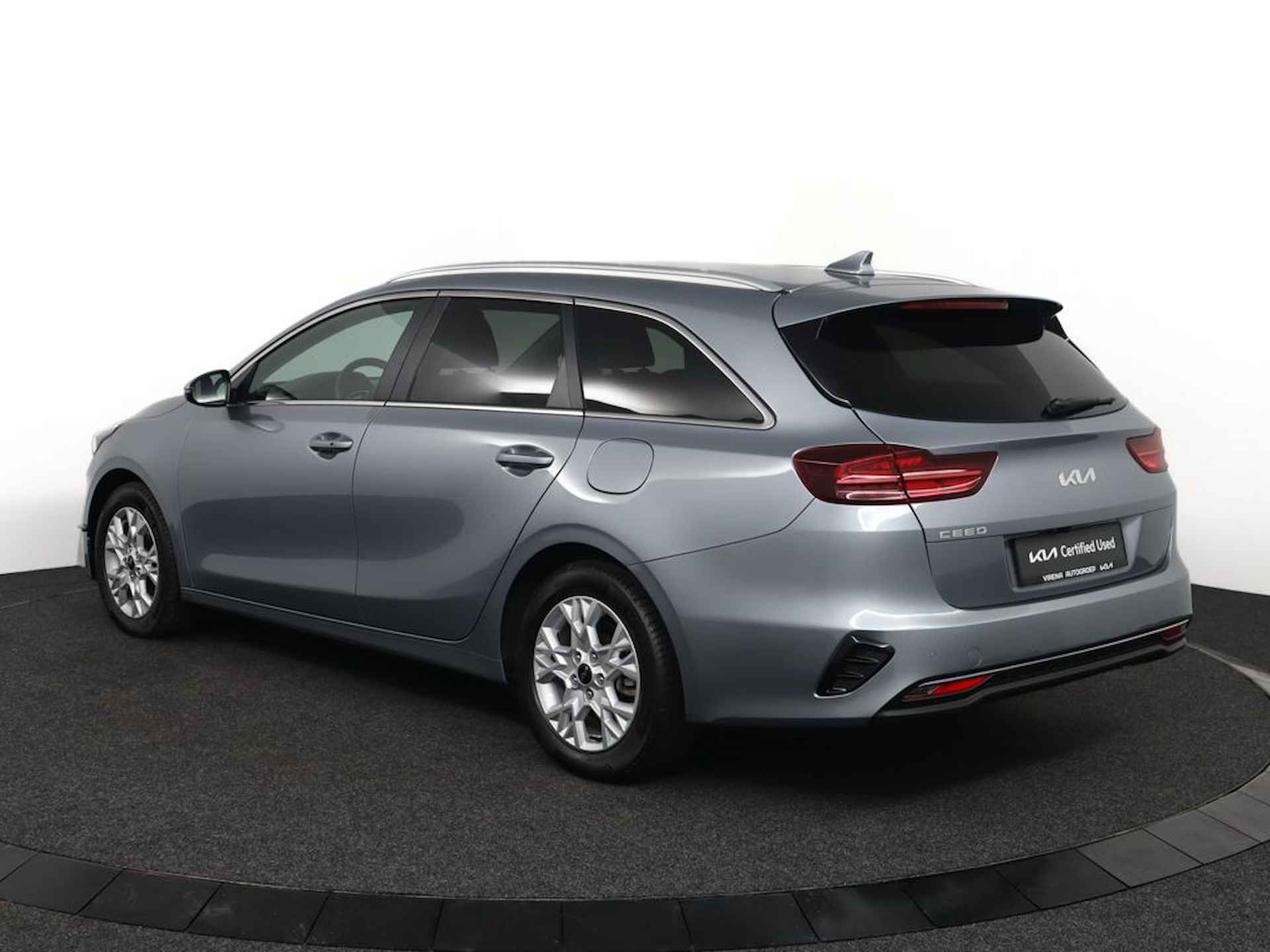 Kia Ceed Sportswagon 1.0 T-GDi DynamicPlusLine - Stoelverwarming -  Stuurverwarming - Navigatie - Airco - Cruise control - Draadloos opladen - Fabrieksgarantie tot 09-2029 - 4/56