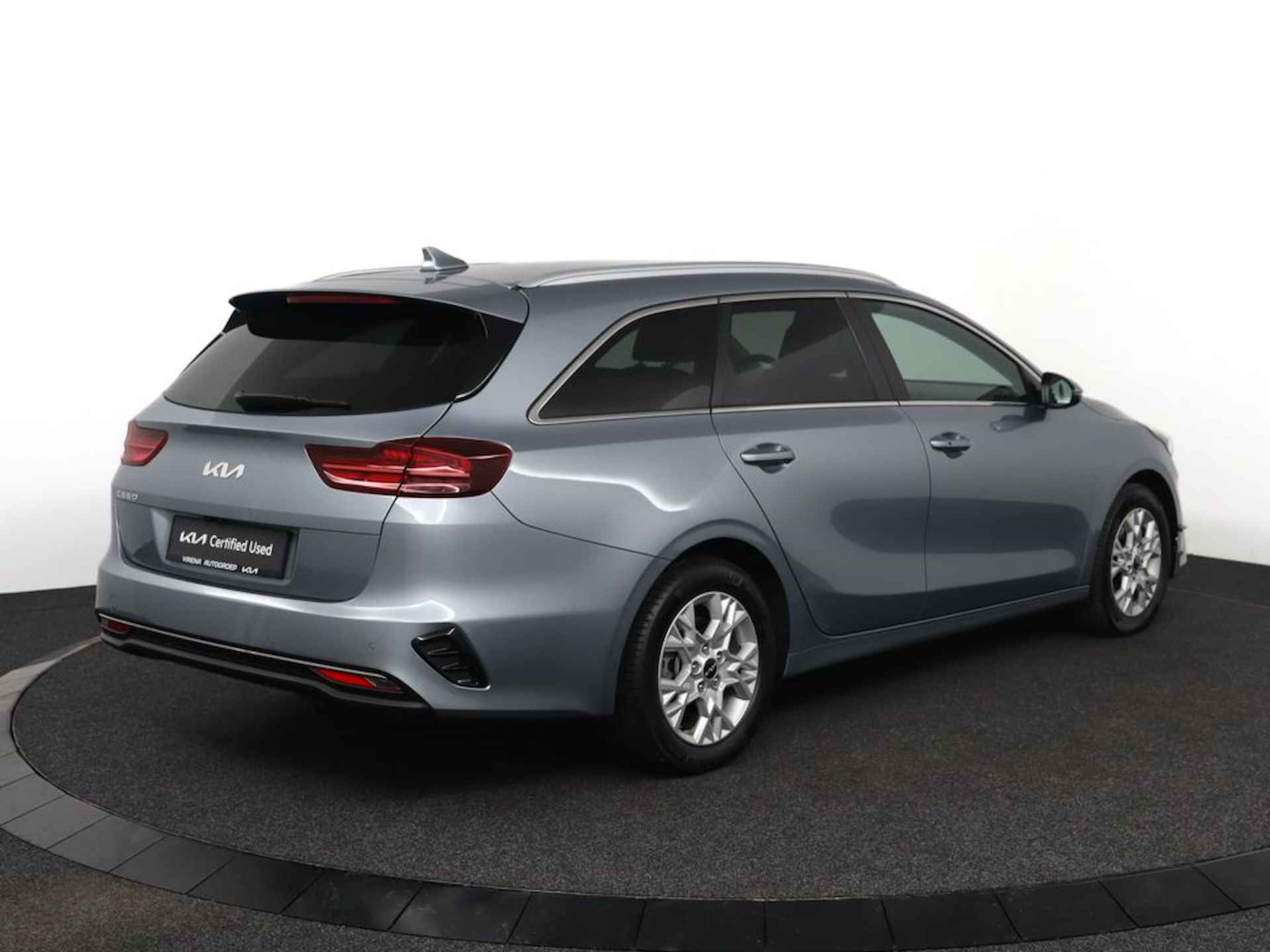 Kia Ceed Sportswagon 1.0 T-GDi DynamicPlusLine - Stoelverwarming -  Stuurverwarming - Navigatie - Airco - Cruise control - Draadloos opladen - Fabrieksgarantie tot 09-2029 - 7/56