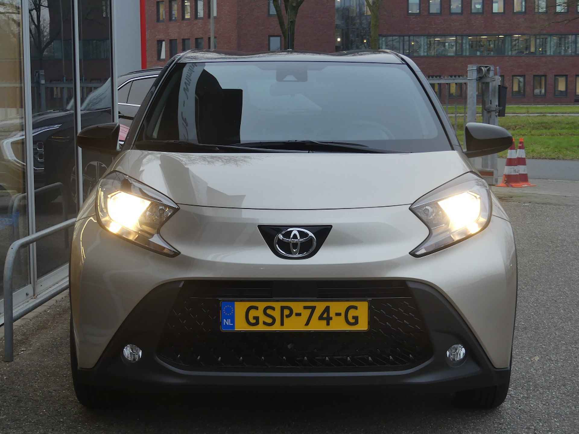 Toyota Aygo X 1.0 VVT-i MT Pulse | Stoelverw. | Camera - 2/27