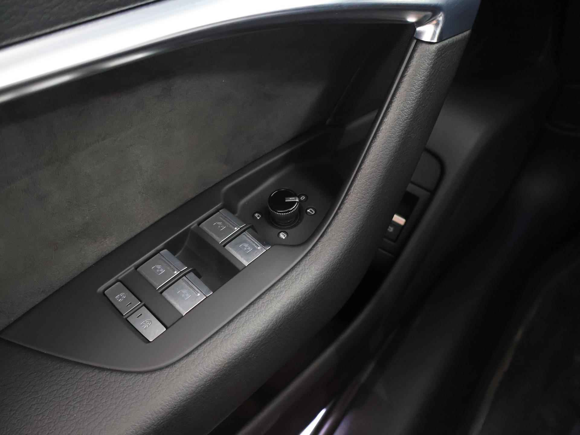Audi A6 Limousine 50 TDI Quattro S Line | NL Auto | Virtual Cockpit | Trekhaak wegklapbaar | Keyless Go | Adaptieve Cruise Controle | Lane Assist | LED koplampen | Privacy glas - 38/46