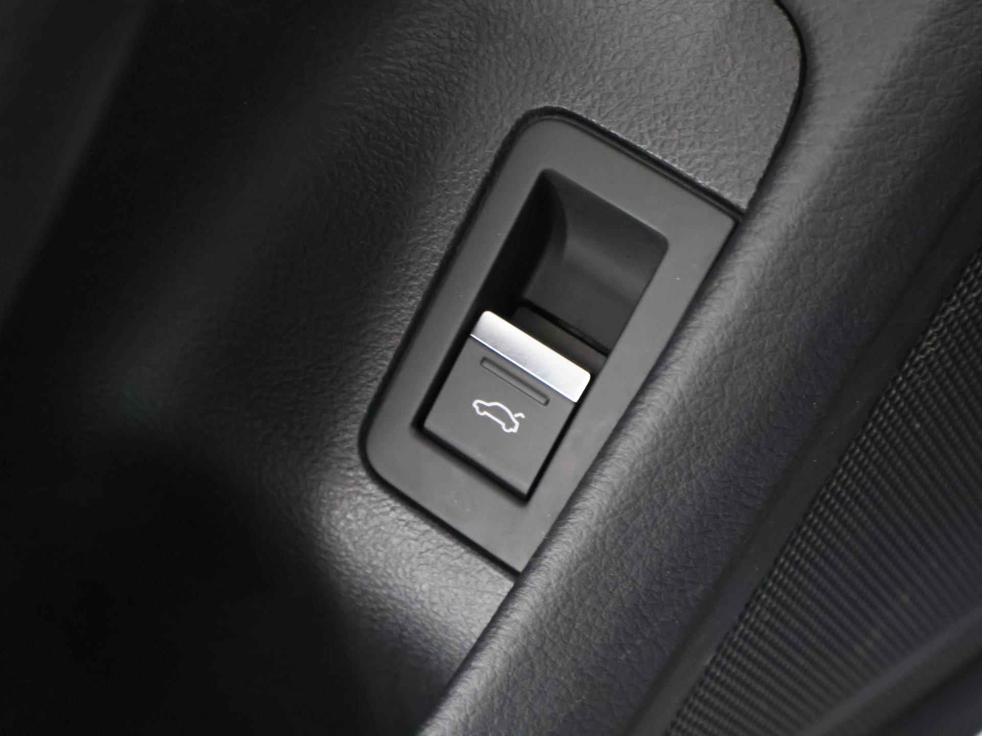 Audi A6 Limousine 50 TDI Quattro S Line | NL Auto | Virtual Cockpit | Trekhaak wegklapbaar | Keyless Go | Adaptieve Cruise Controle | Lane Assist | LED koplampen | Privacy glas - 39/46