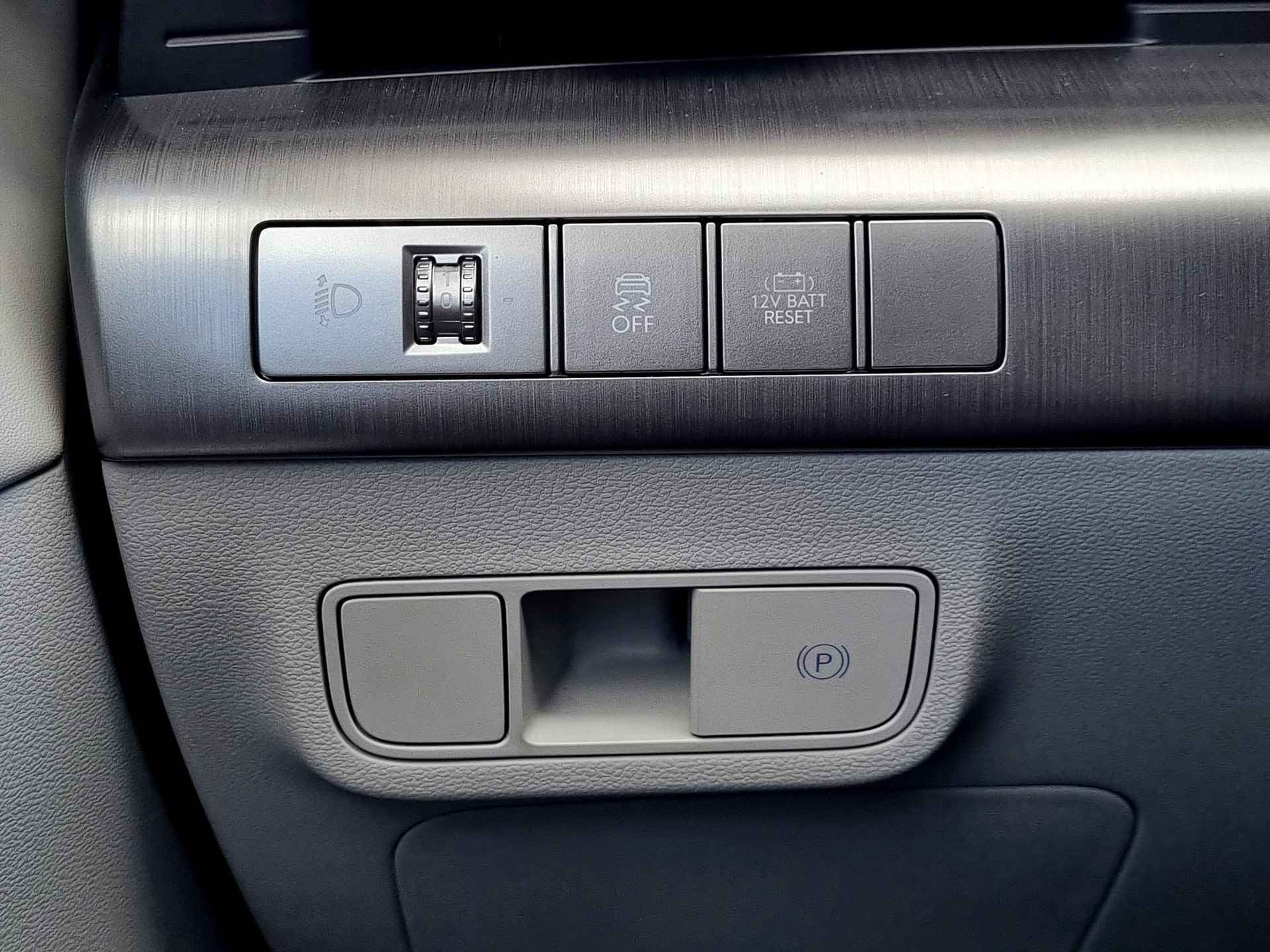 Hyundai Kona 1.6 GDI HEV Premium Automaat / Cruise Control Adaptief / Lederen Bekleding / Navigatie - 35/49